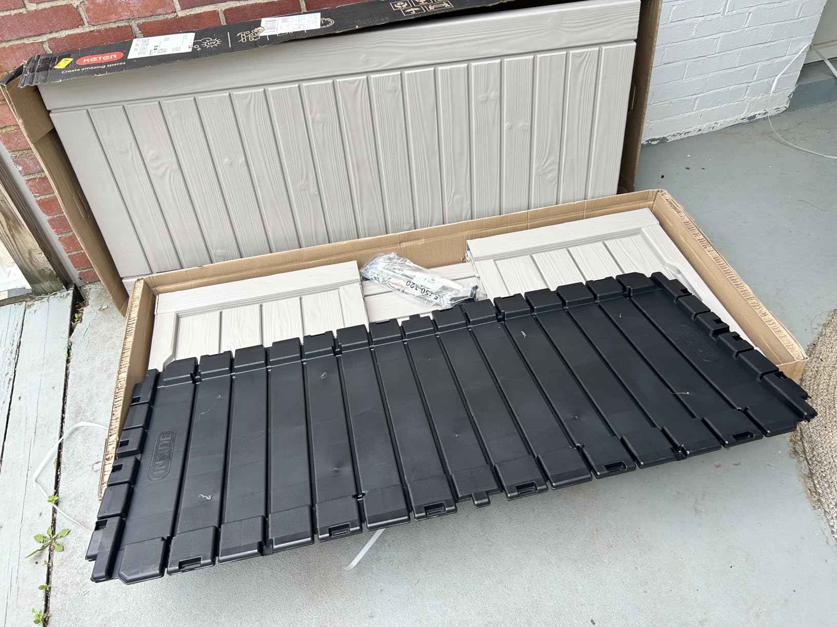 Keter 150 Gallon Resin Large Deck Box Organization and Storage Box for Patio, Outdoor Cushions, Garden Tools, Brown customer photo 2