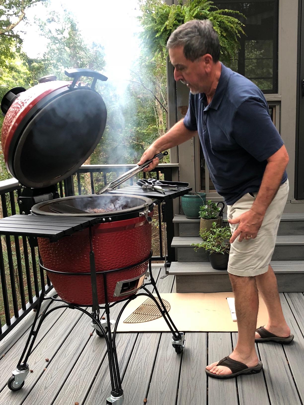 Kamado Joe Classic Joe Series II 18-inch Ceramic Charcoal Grill and Smoker with Cart, Side Shelves, Stainless Steel Grates and 250 Cooking Square Inches in Red customer photo 1