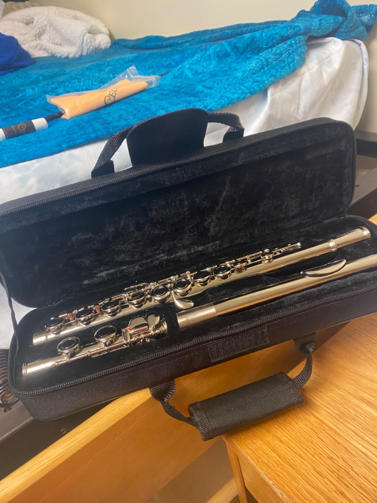 Mendini By Cecilio Flute, 16 Keys C Flute Instrument Closed Hole For Beginners with Carrying Case, Cork Grease, Stand, Lesson Book, Cleaning Kit, Gloves (Black) customer photo 1
