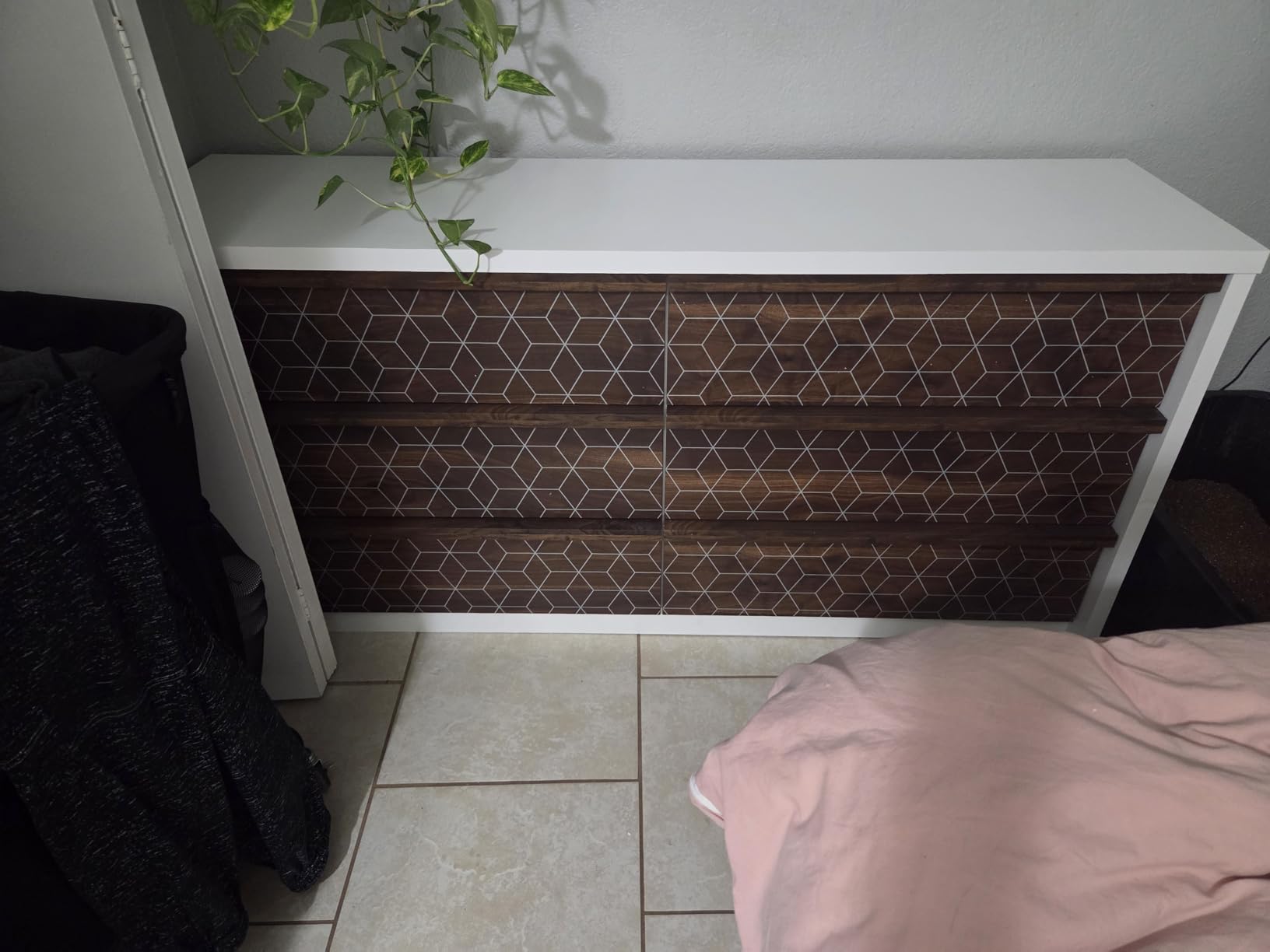 Sauder Harvey Park 6 Drawer Dresser for Bedroom Wooden Dressers & Chest of Drawers, in Grand Walnut customer photo 1