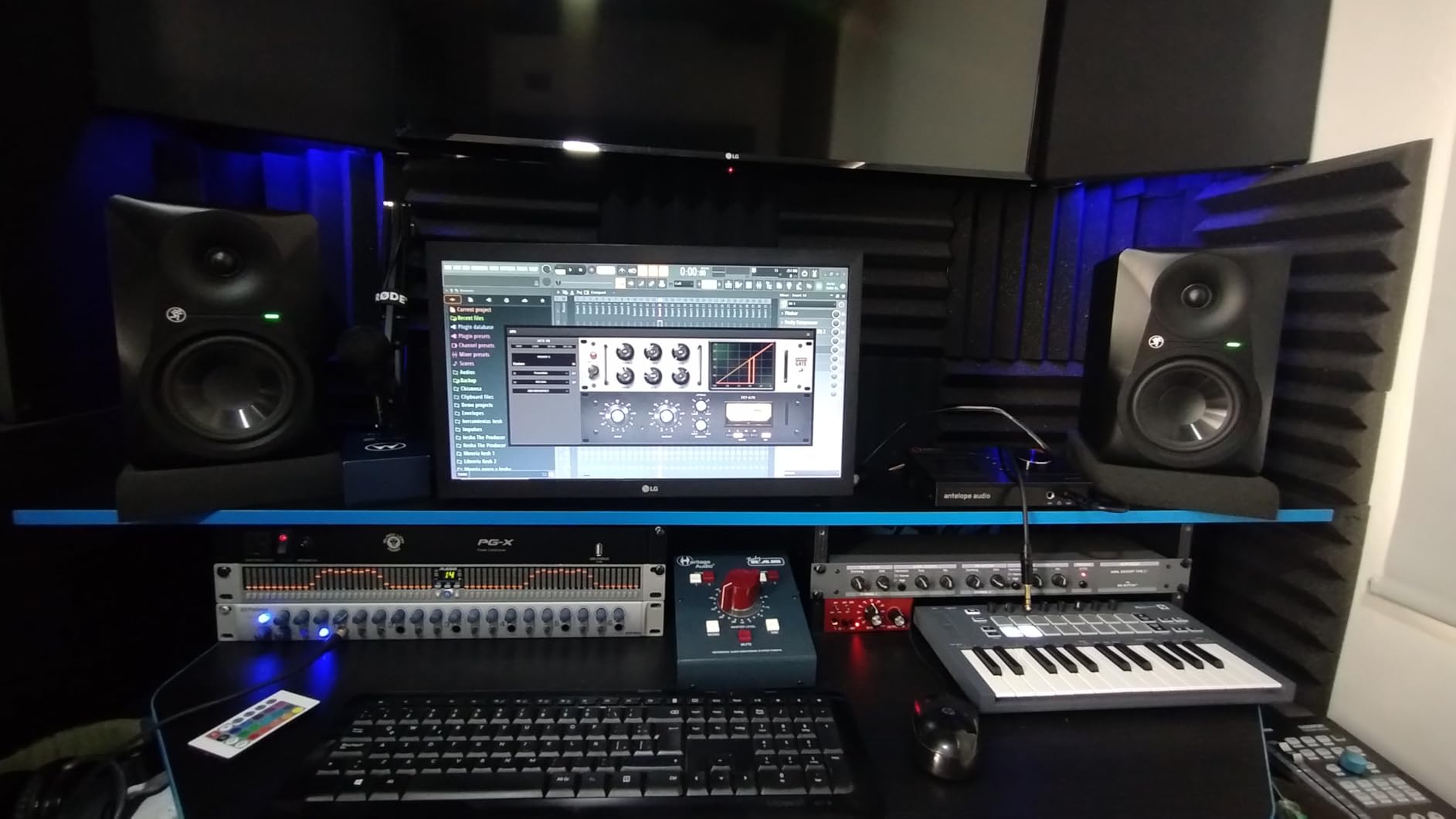 Mackie MR524 Studio Monitor customer photo 1