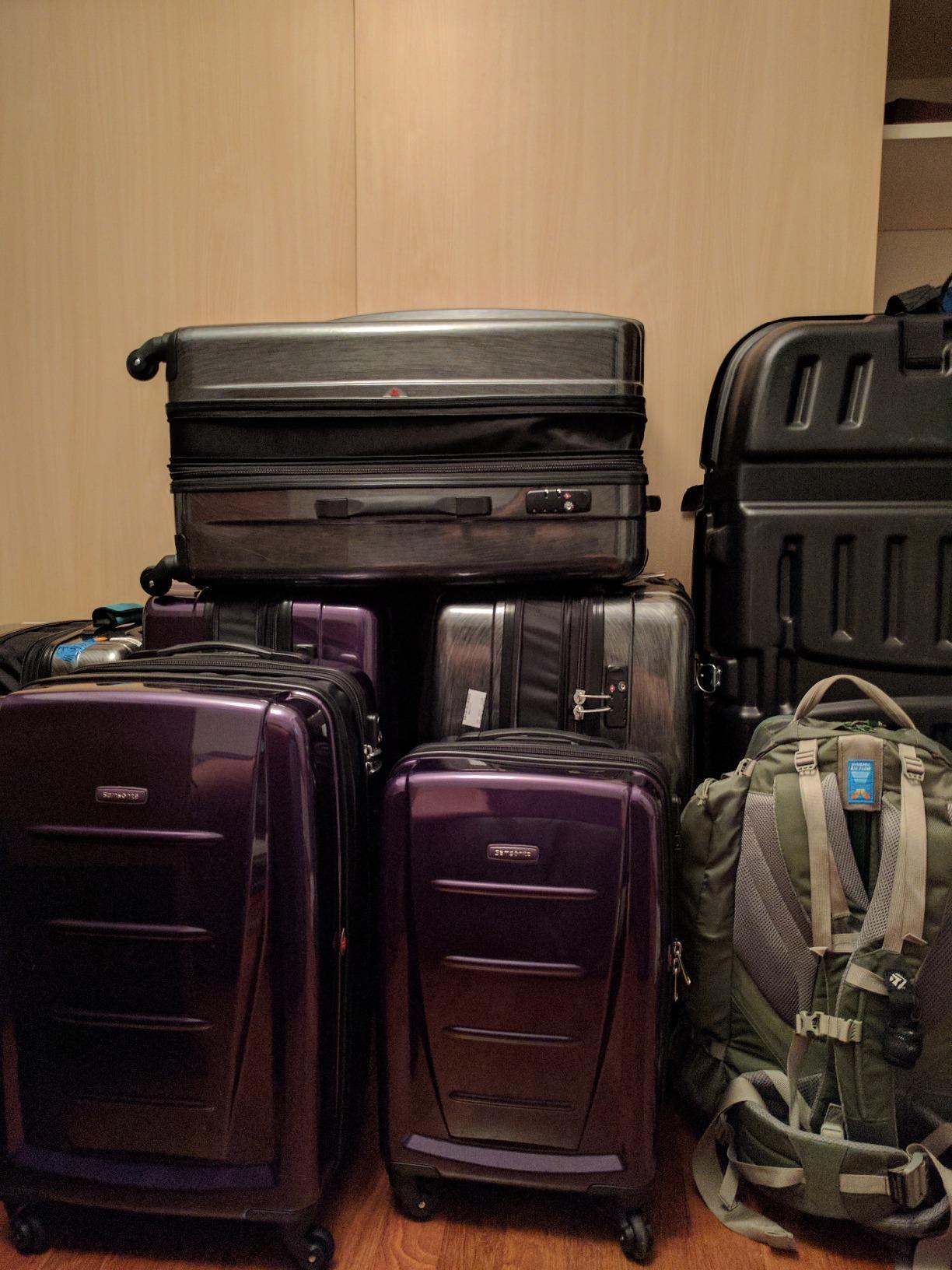 Samsonite Winfield 2 Hardside Expandable Luggage with Spinner Wheels, Navy, Checked-Medium 24-Inch customer photo 1