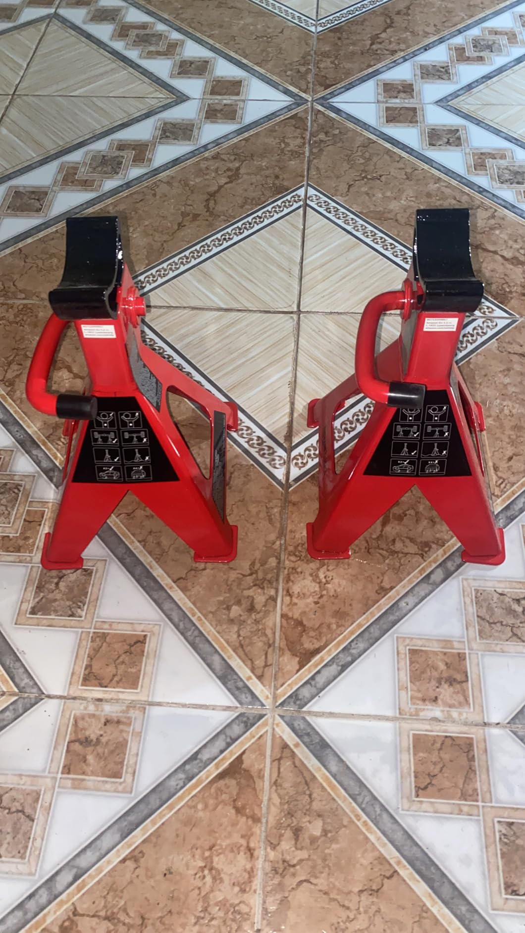 Amazon Basics Steel Jack Auto Stands, 3 Ton (6,000 lb) Capacity, Adjustable Height, 1 Pair, Black and Red customer photo 2