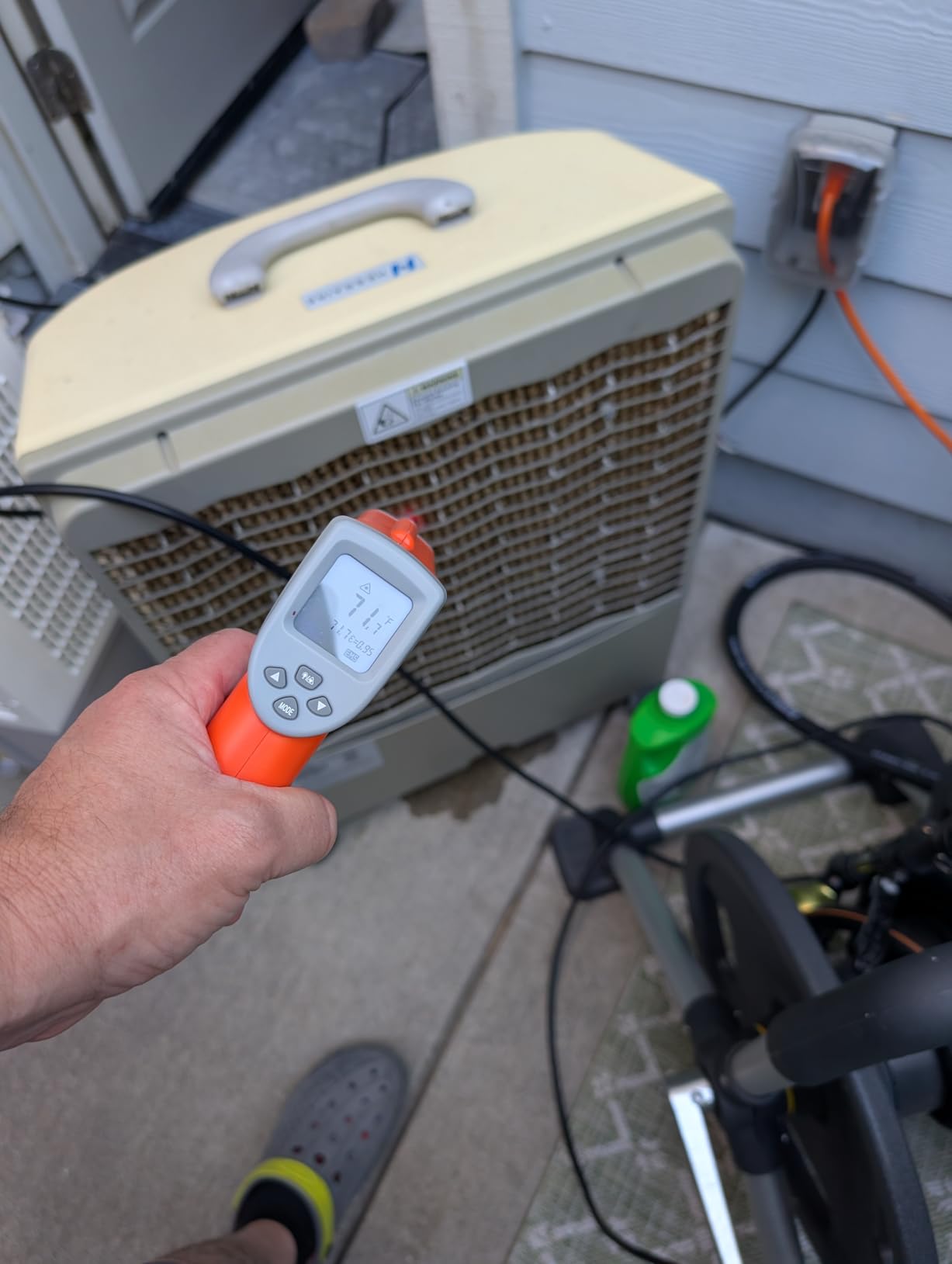 Hessaire MC18M 1300 CFM Portable Evaporative Air Cooler with 2-Speed Fan, 500 sq. ft. Coverage High Velocity Outdoor Cooling Fan customer photo 2