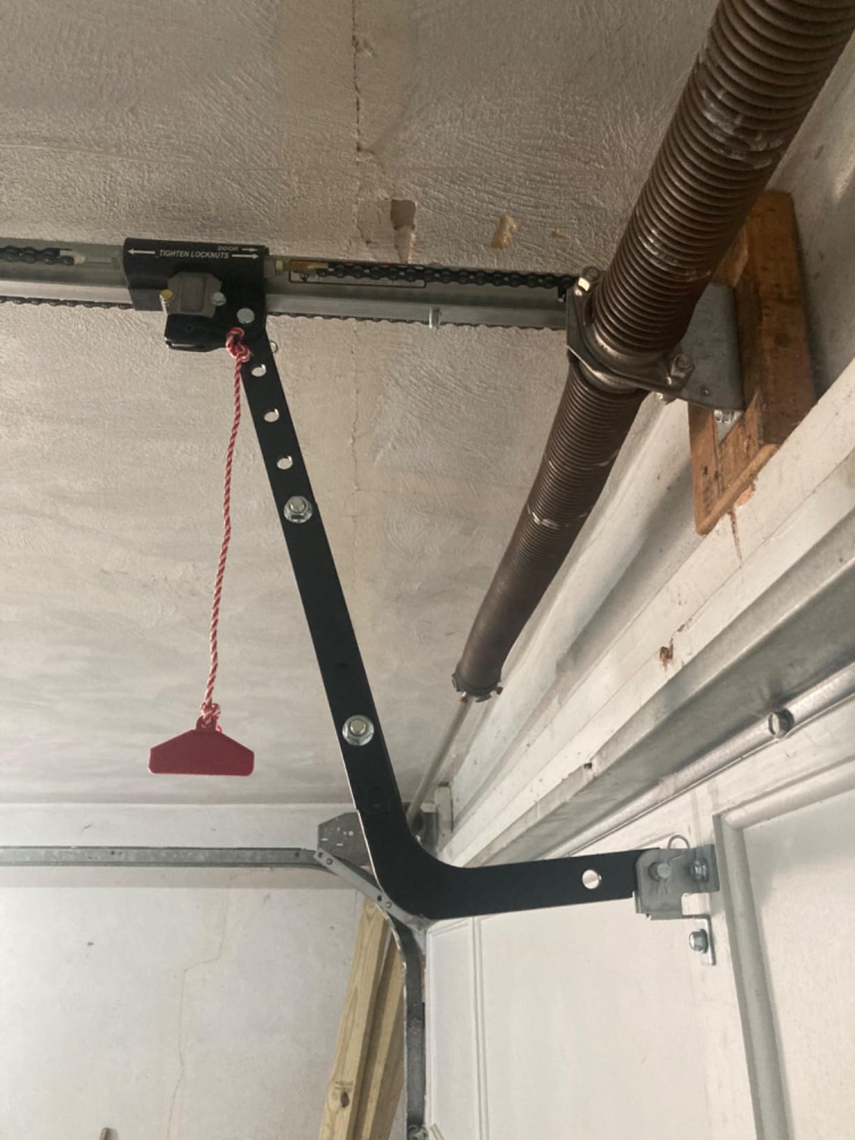 Genie Chain Drive 750 3/4 HPc Garage Door Opener w/Battery Backup - Heavy Duty - Wireless Keypad Included, Model 7035-TKV customer photo 1