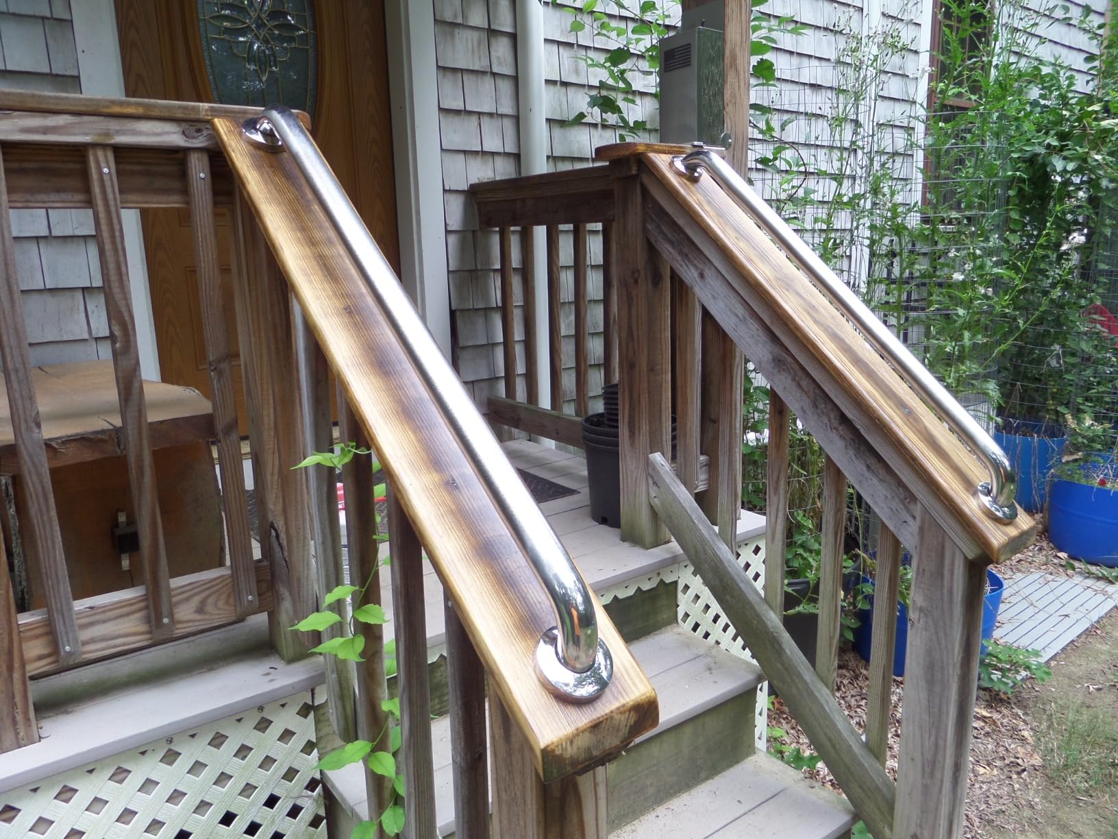 Amazon Basics Bathroom Handicap Safety Grab Bar, 24-inch Length, 1.25 Inch Diameter, Shower, 500LBs Capacity, ADA Compliant, Stainless Steel customer photo 1