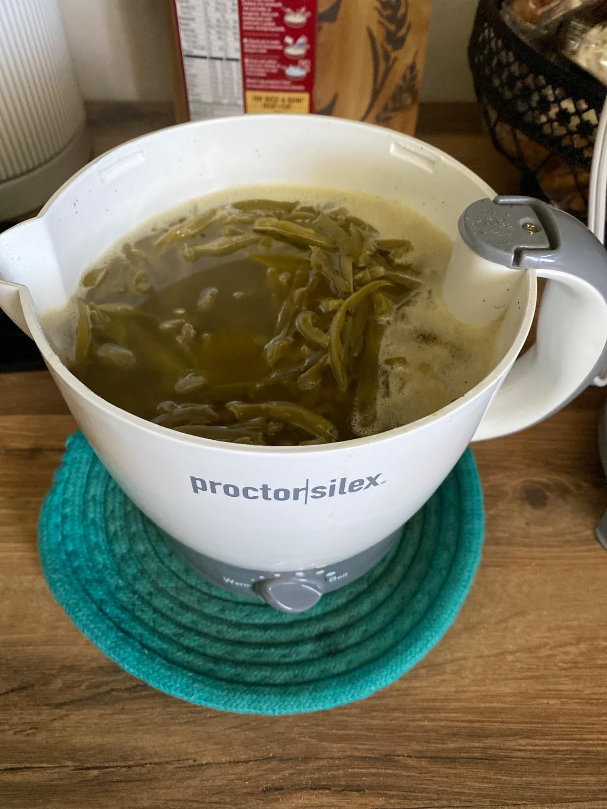 Proctor Silex 32oz Adjustable Temperature Hot Pot, Electric Kettle for Tea, Boiling Water, Cooking Ramen, Noodles and Soup, PFAS-Free Nonstick Coating, White (48507MN) customer photo 2