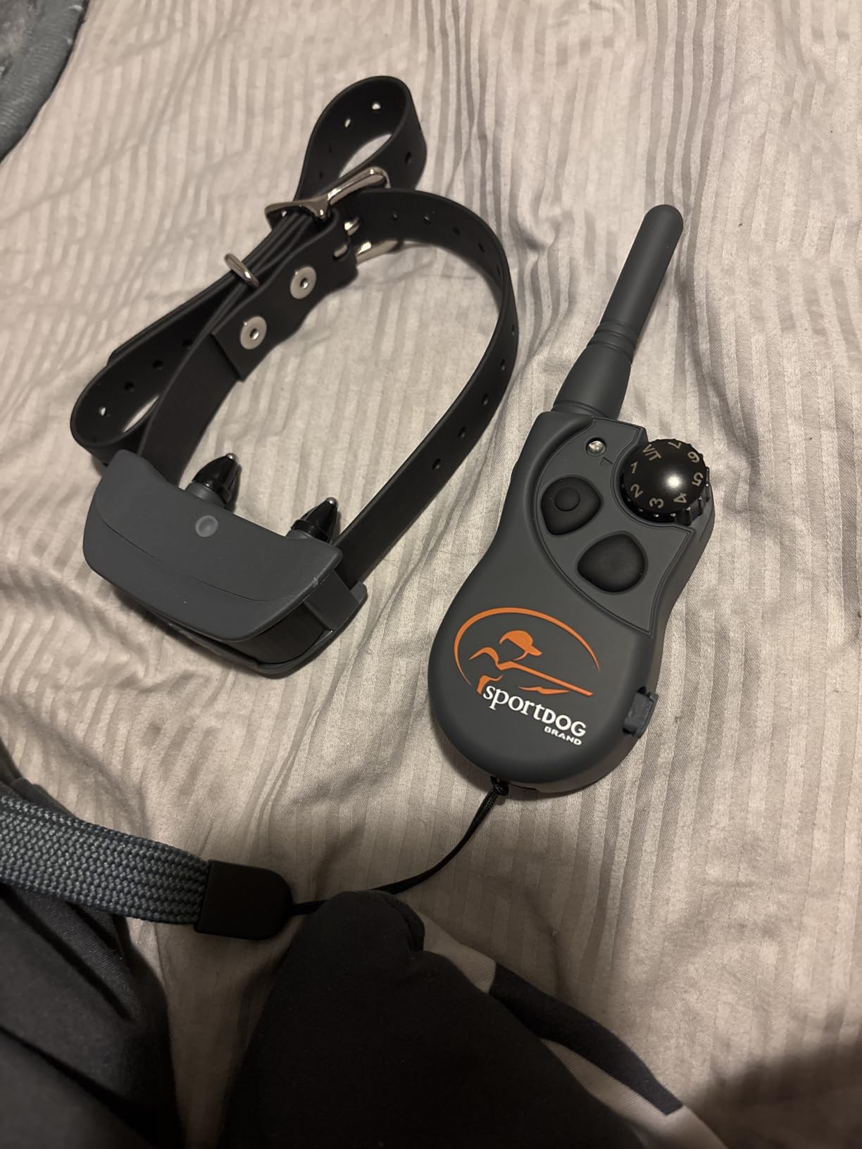 SportDOG FieldTrainer 425X - Remote Trainer Designed for Off-Leash Control & Training - 500-Yard Range - Waterproof - Quick Charge-Collar with 21 Levels of Static, Tone, & Vibration customer photo 2