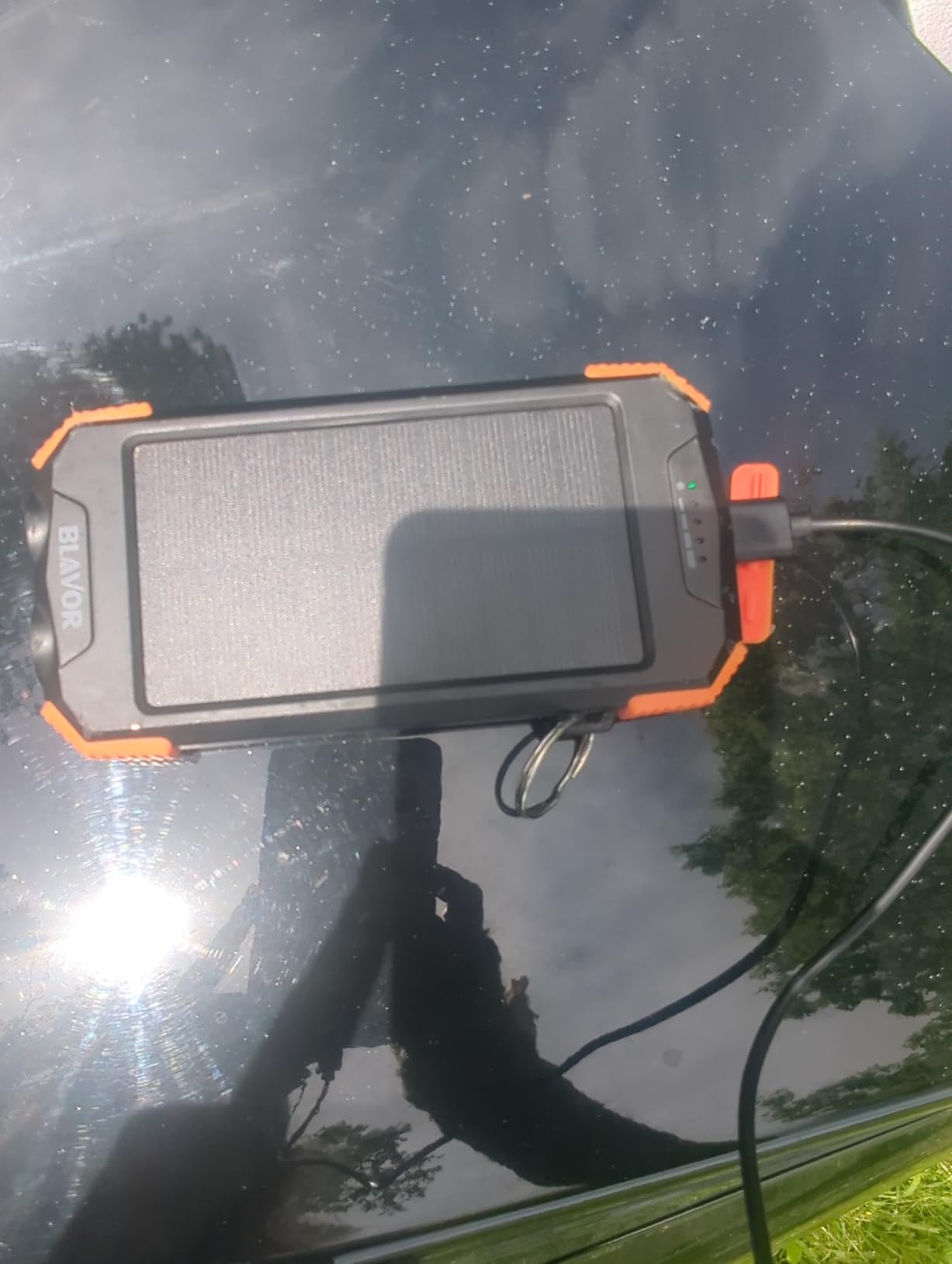 BLAVOR Solar Power Bank 10,000mAh, Portable Wireless Charger, 20W Fast Charging External Battery Pack with USB C, Solar Panel Charging customer photo 2
