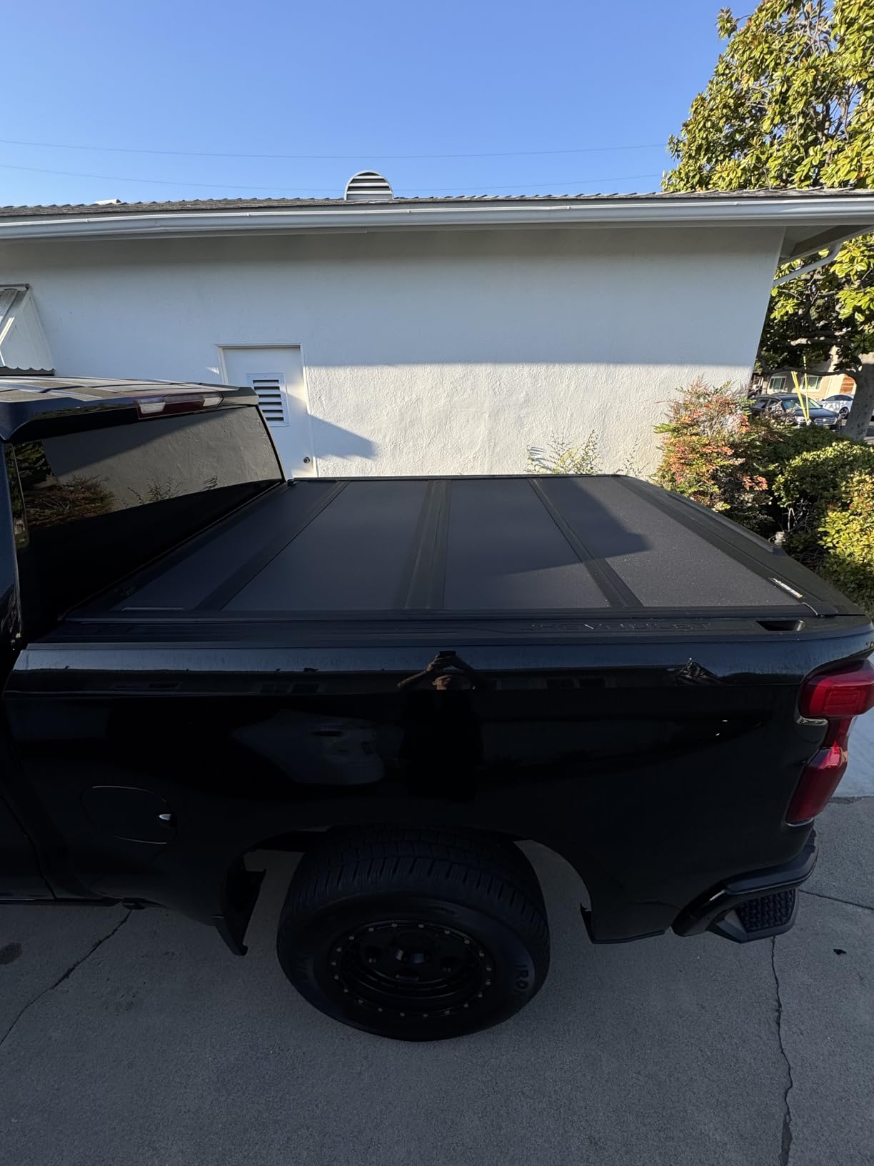 RealTruck BAK BAKFlip MX4 Hard Folding Truck Bed Tonneau Cover | 448130 | Fits 2019-2026 Chevy/GMC Silverado/Sierra, w/MultiPro/Flex Tailgate (Will not fit Carbon Pro Bed) 5' 10