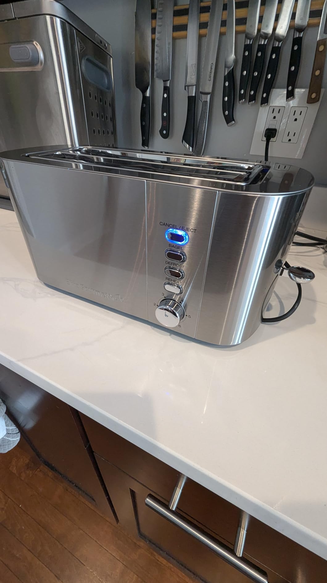 Elite Gourmet ECT-3100 4-Slice Long Slot Toaster | Extra Wide Slots for Bagels, Sourdough & Texas Toast | 6 Browning Settings | Reheat, Defrost & Cancel | Built-In Warming Rack | Stainless Steel customer photo 1