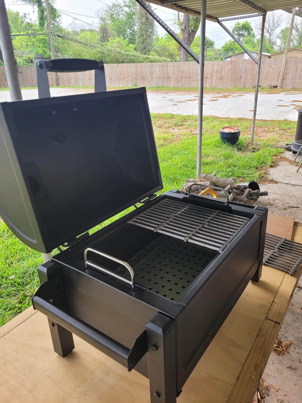 Oklahoma Joe's Rambler Portable Charcoal Grill, 218 Sq. In. Cooking Area, Black customer photo 2