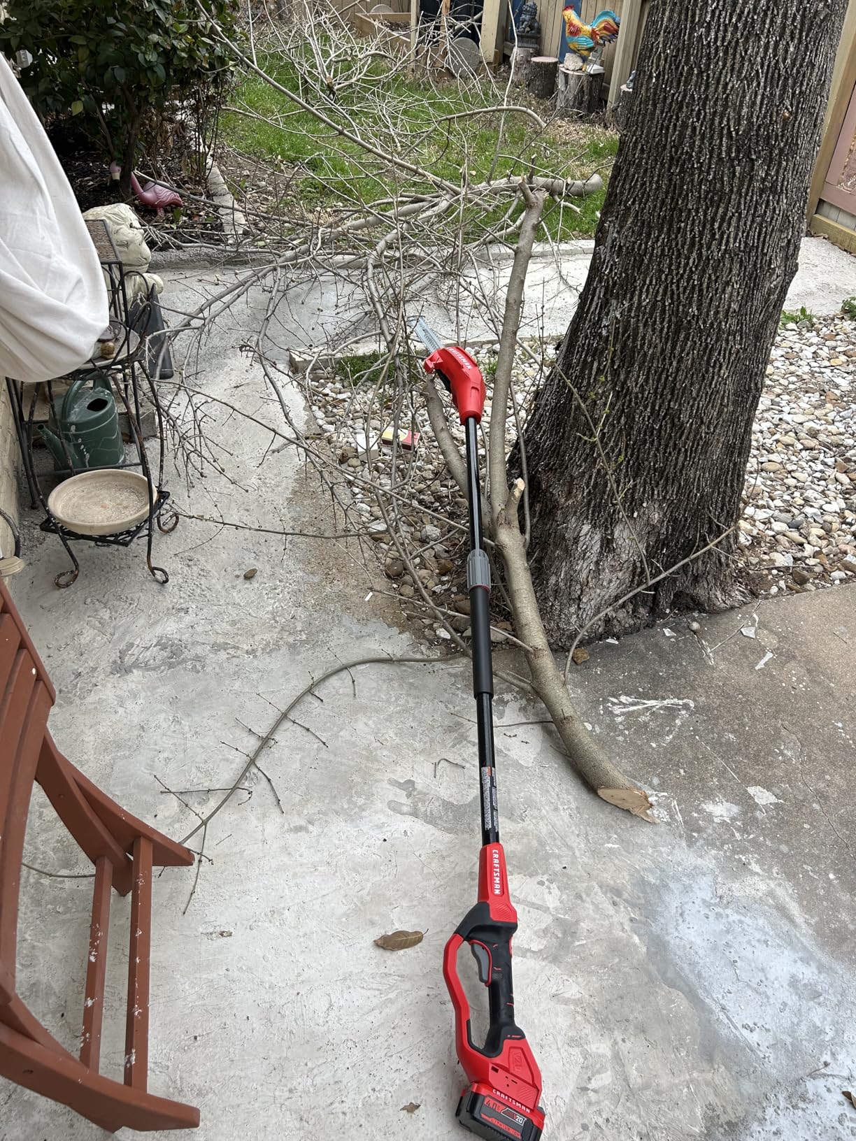 CRAFTSMAN V20 Cordless Pole Saw, 14-Foot Reach, Battery and Charger Included (CMCCSP20M1) customer photo 1