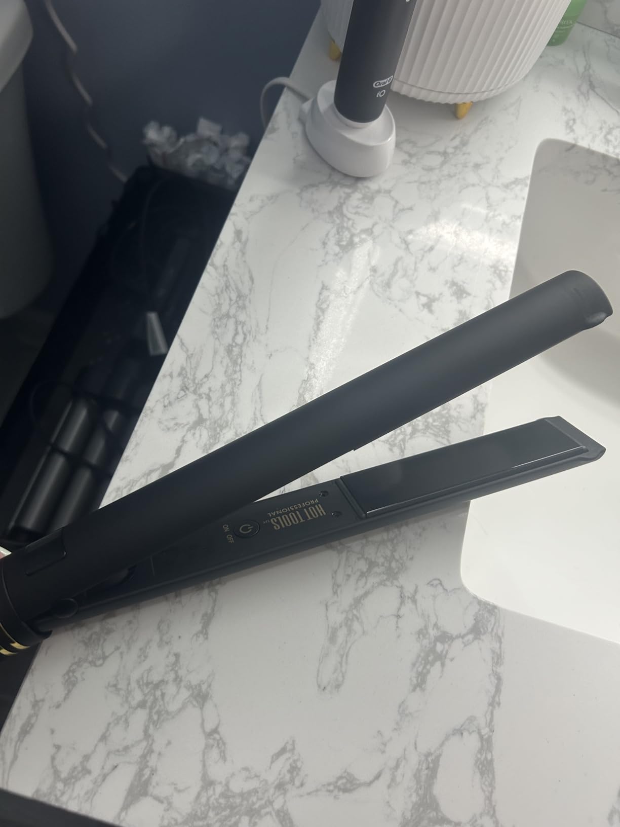 Hot Tools Pro Artist Black Gold Ionic 1 Inch Flat Iron | Use as Straightener for Sleek Straight Hair or Use Rounded Edges for Shiny Curls and Waves, Stylist-Preferred Styles customer photo 2