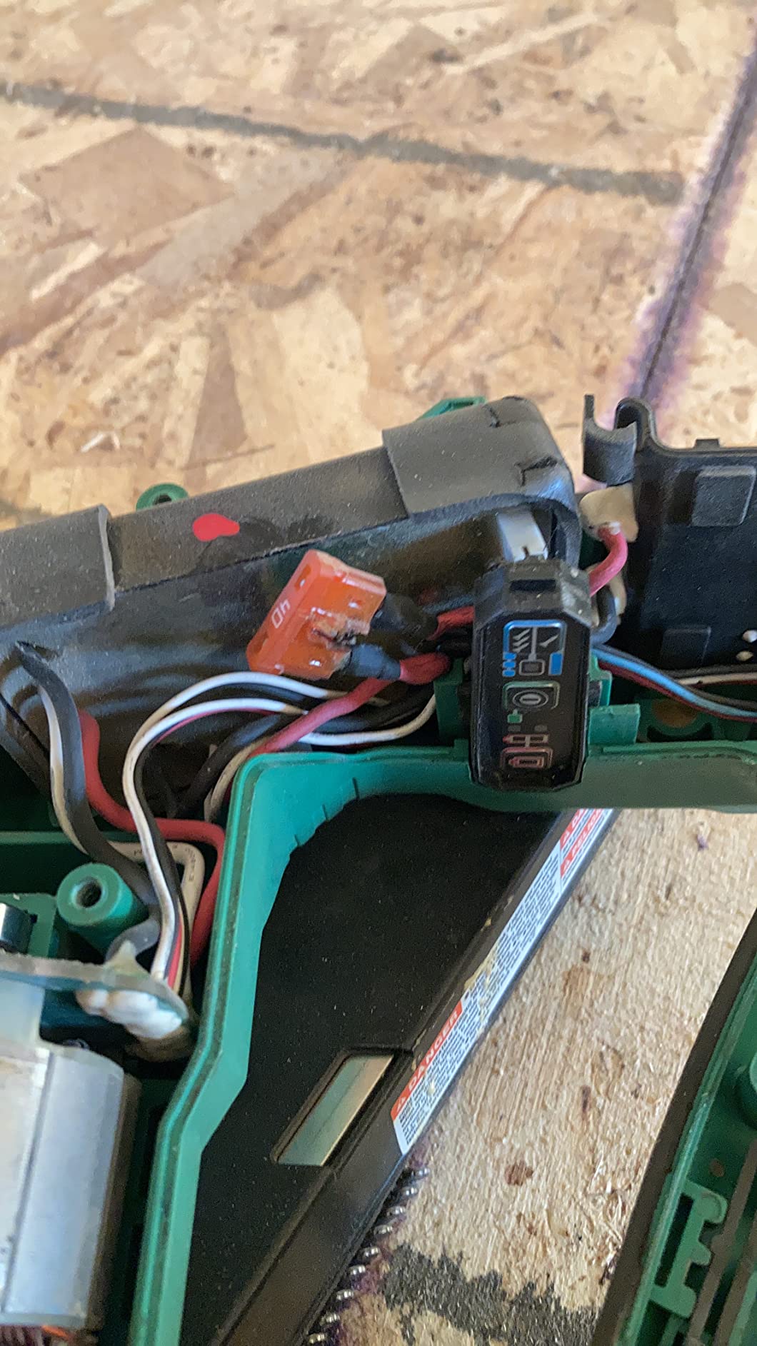 Metabo HPT 18V MultiVolt Cordless Framing Nailer Kit | Accepts 2-Inch up to 3-1/2-Inch Clipped & Offset Round Paper Strip Nails | 30 Degree Magazine | NR1890DCS customer photo 2