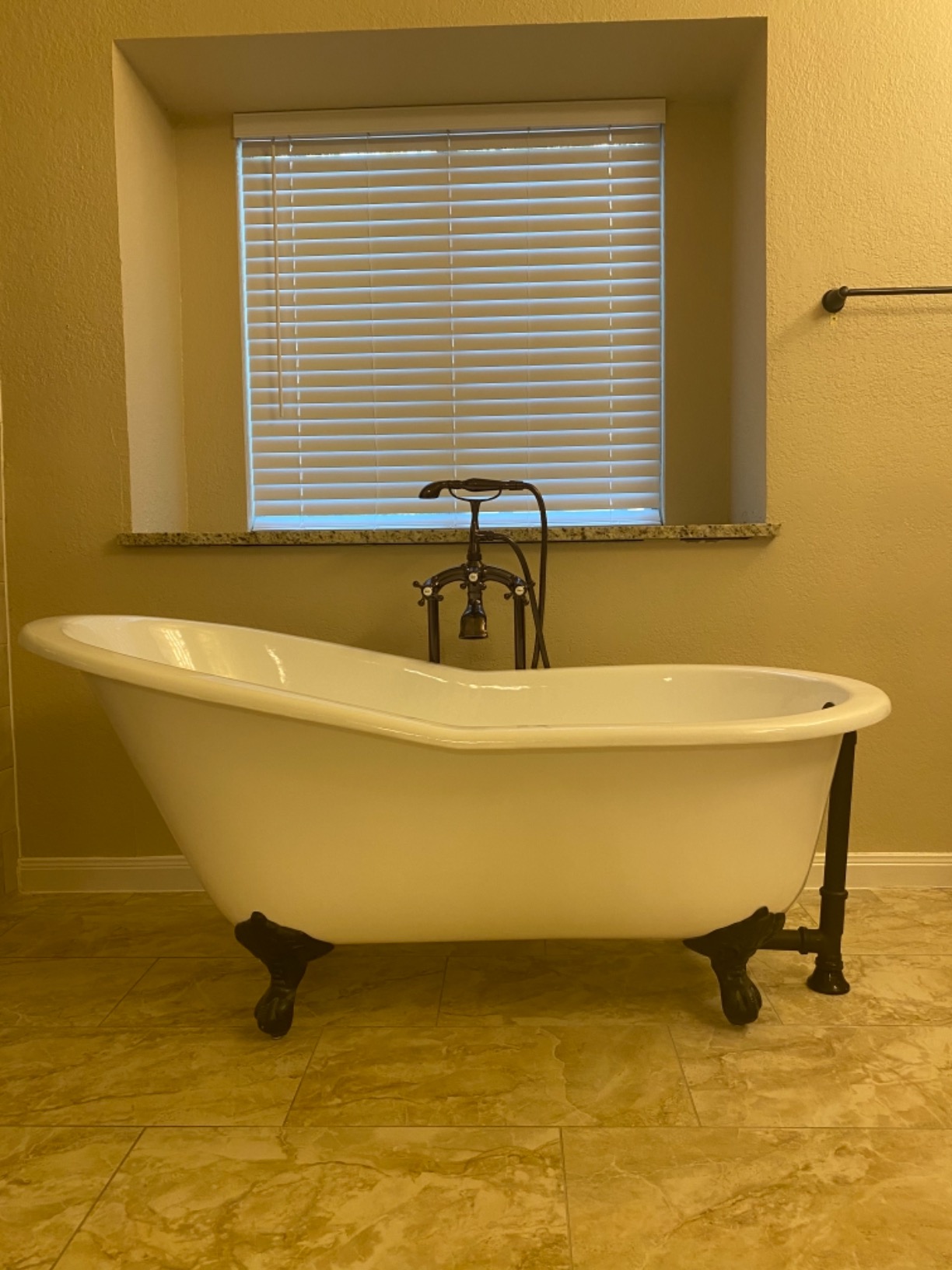 Vintage Tub & Bath Mila 61 Inch Vintage Cast Iron Slipper Clawfoot Tub - No Faucet Drillings customer photo 1