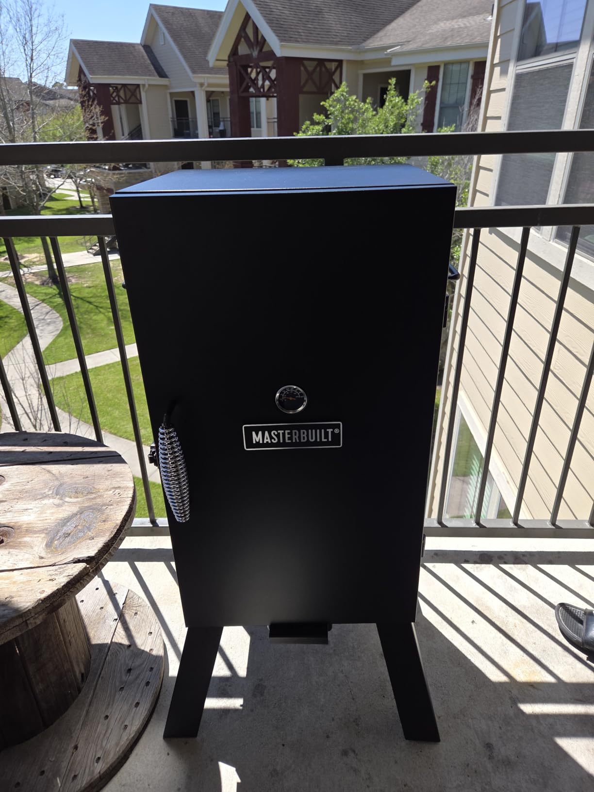 Masterbuilt® 30-inch Electric Vertical BBQ Smoker with Analog Temperature Control, Chrome Smoking Racks and 535 Cooking Square Inches in Black, Model MB20070210 customer photo 2