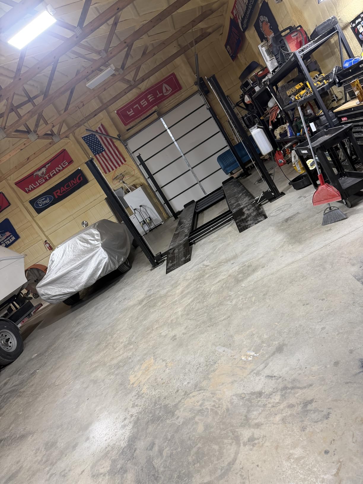 APlusLift HW-8SXLT 8000LB Extra Tall Extra Long Extra Wide 4-Post Portable Storage Service Car Lift with Aluminum Ramps / 36 Months Part Replacement customer photo 1