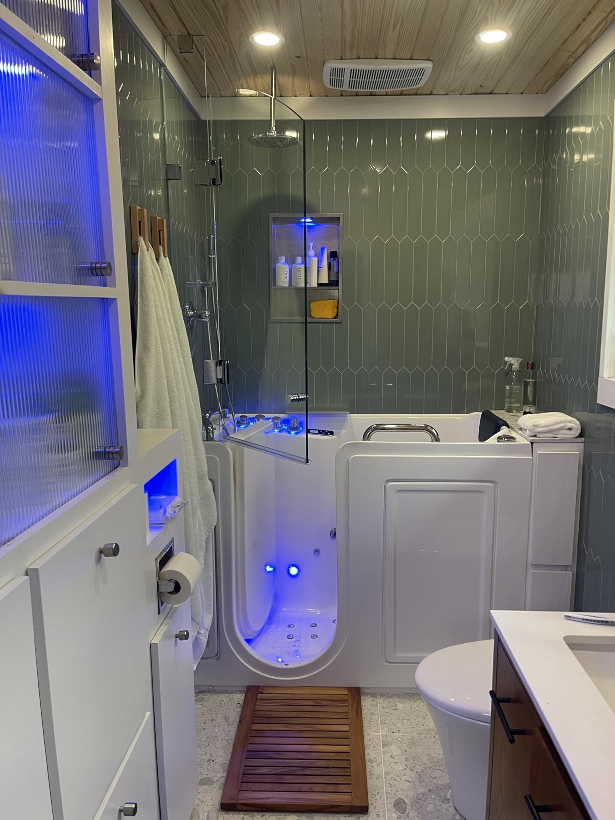 ANZZI Walk-In Tub, 27 x 53 in, Left Drain, 12 Whirlpool & 18 Air Jets, Inline Heater, Quick Fill, Handheld Shower, ADA Seat, Headrest, Aromatherapy & Chromatherapy, 110 V, White customer photo 2
