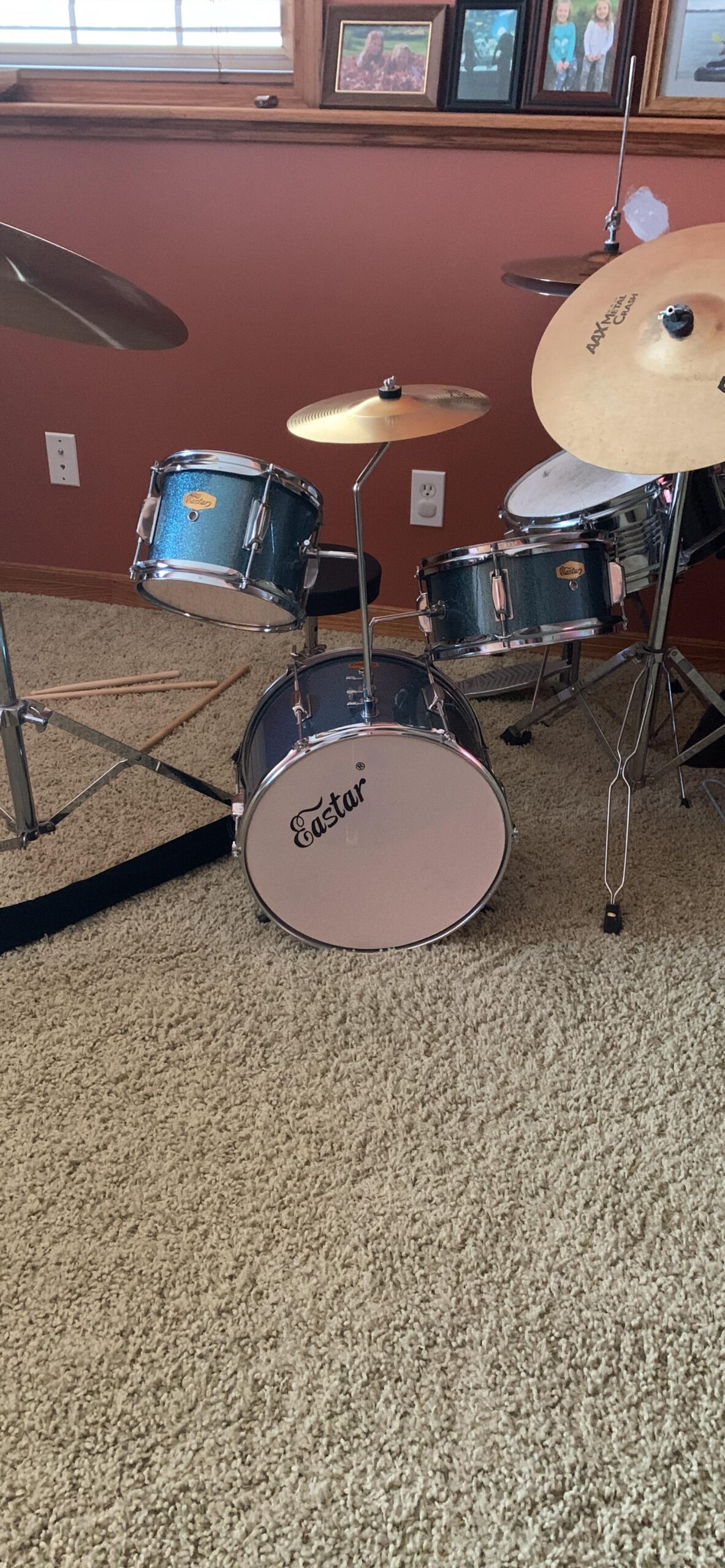 Eastar Drum Set for Kids and Beginners, 3-Piece 14'' Drum Kit with Adjustable Throne, Cymbal, Pedal & Two Pairs of Drumsticks, Junior Drum Set with Bass Tom Snare Drum, Metallic Red customer photo 1
