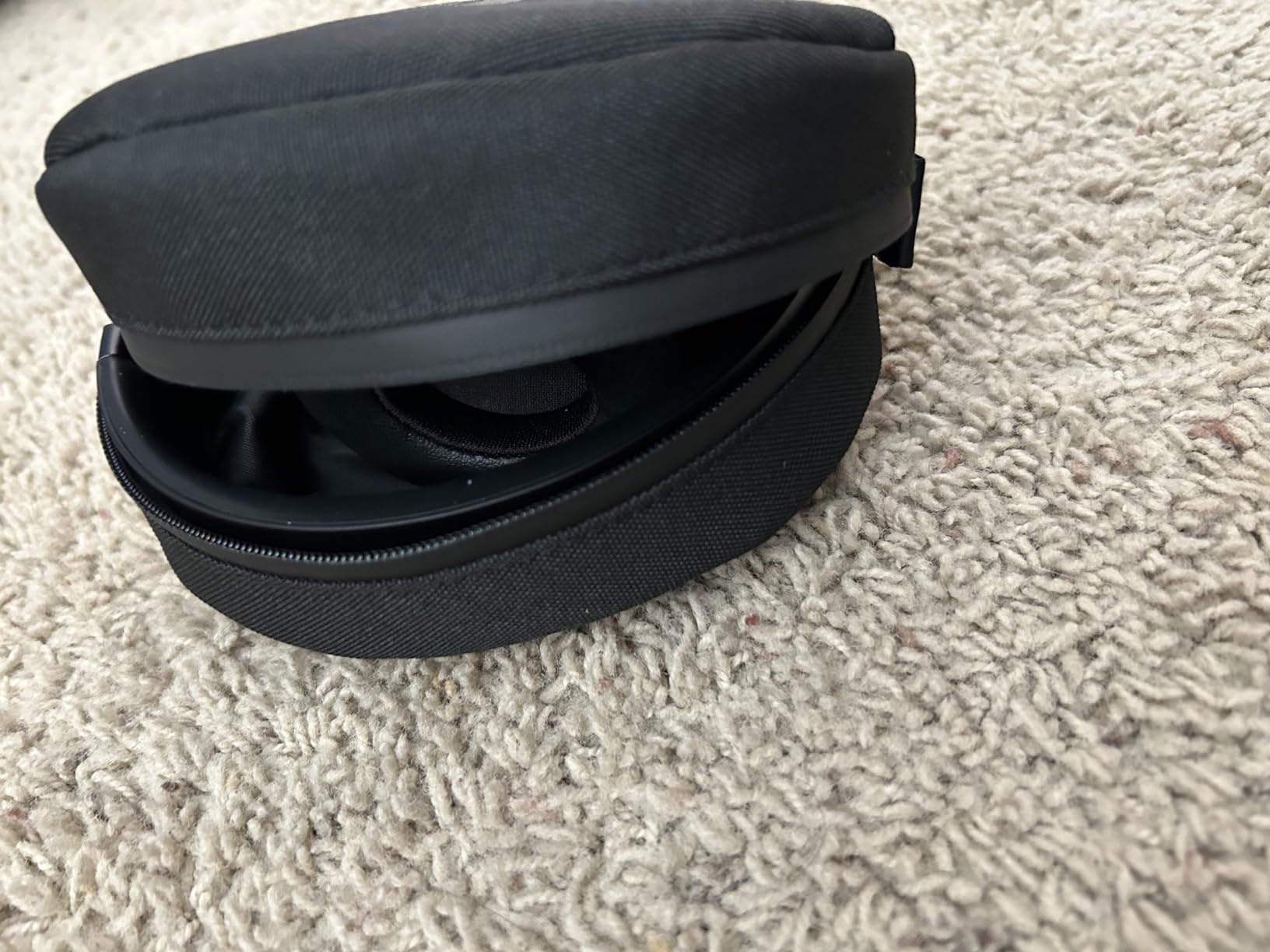 Beats Solo3 Wireless On-Ear Headphones - Apple W1 Headphone Chip, Class 1 Bluetooth, 40 Hours of Listening Time, Built-in Microphone - Black customer photo 1