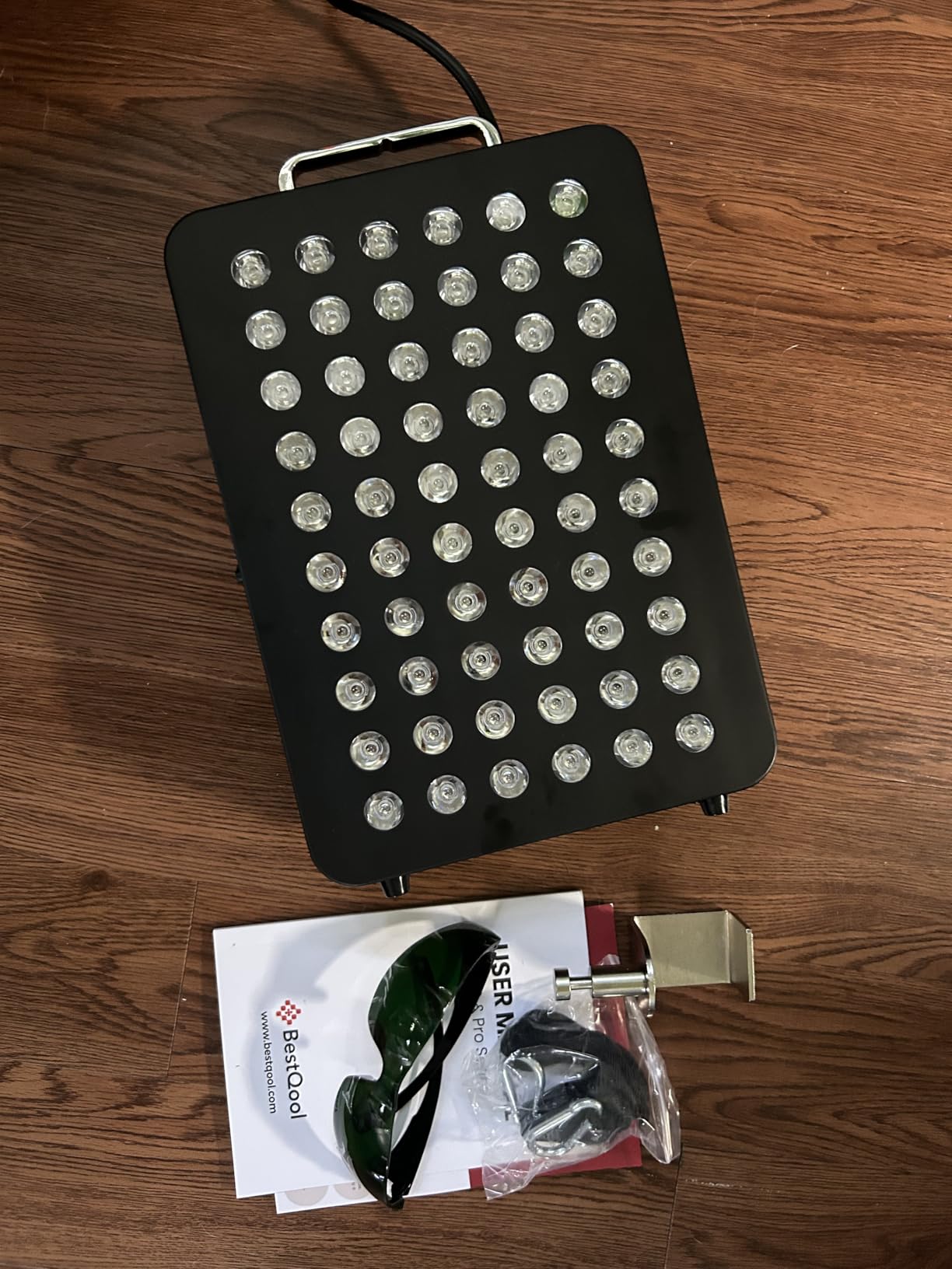 BestQool Red Light Therapy, Dual Chip Elite Grade LED Red Infrared Light Panel with Near-Infrared Light 660nm 850nm High Power Red Light Therapy Device at Home, Ideal for Body, Face, 105W (Black 60) customer photo 2