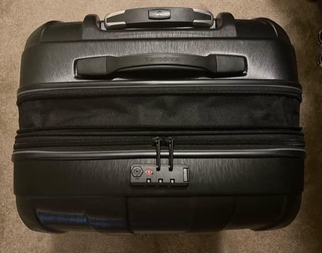 Samsonite Centric 2 Hardside Expandable Luggage with Spinner Wheels, Emerald Green, Carry-On 20-Inch customer photo 2