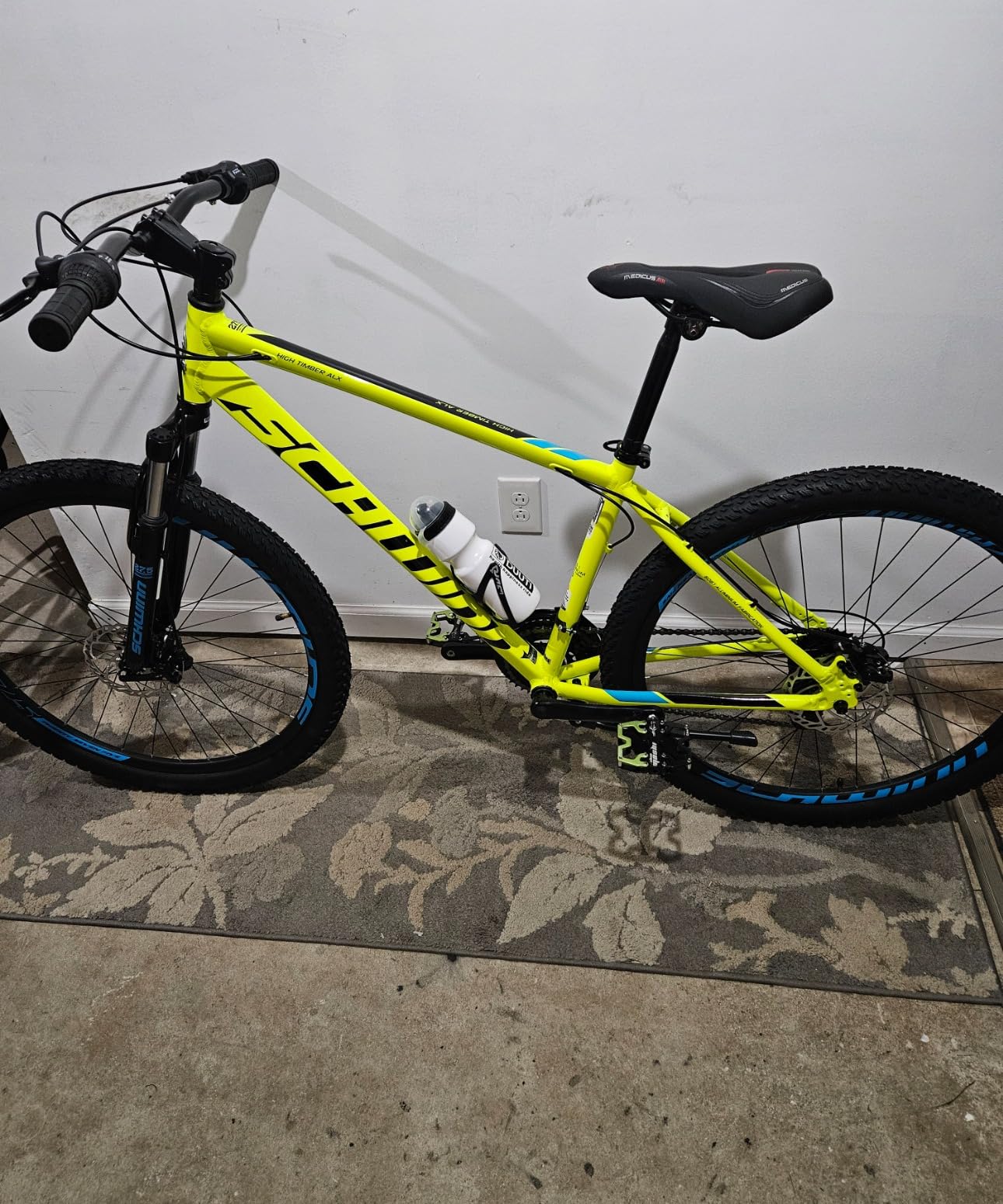 Schwinn High Timber Mountain Bike for Adult Youth Men Women Boys Girls, 24 to 29-Inch Wheels, 7 or 21-Speeds, Front Suspension, Aluminum and Steel Frame Options customer photo 1
