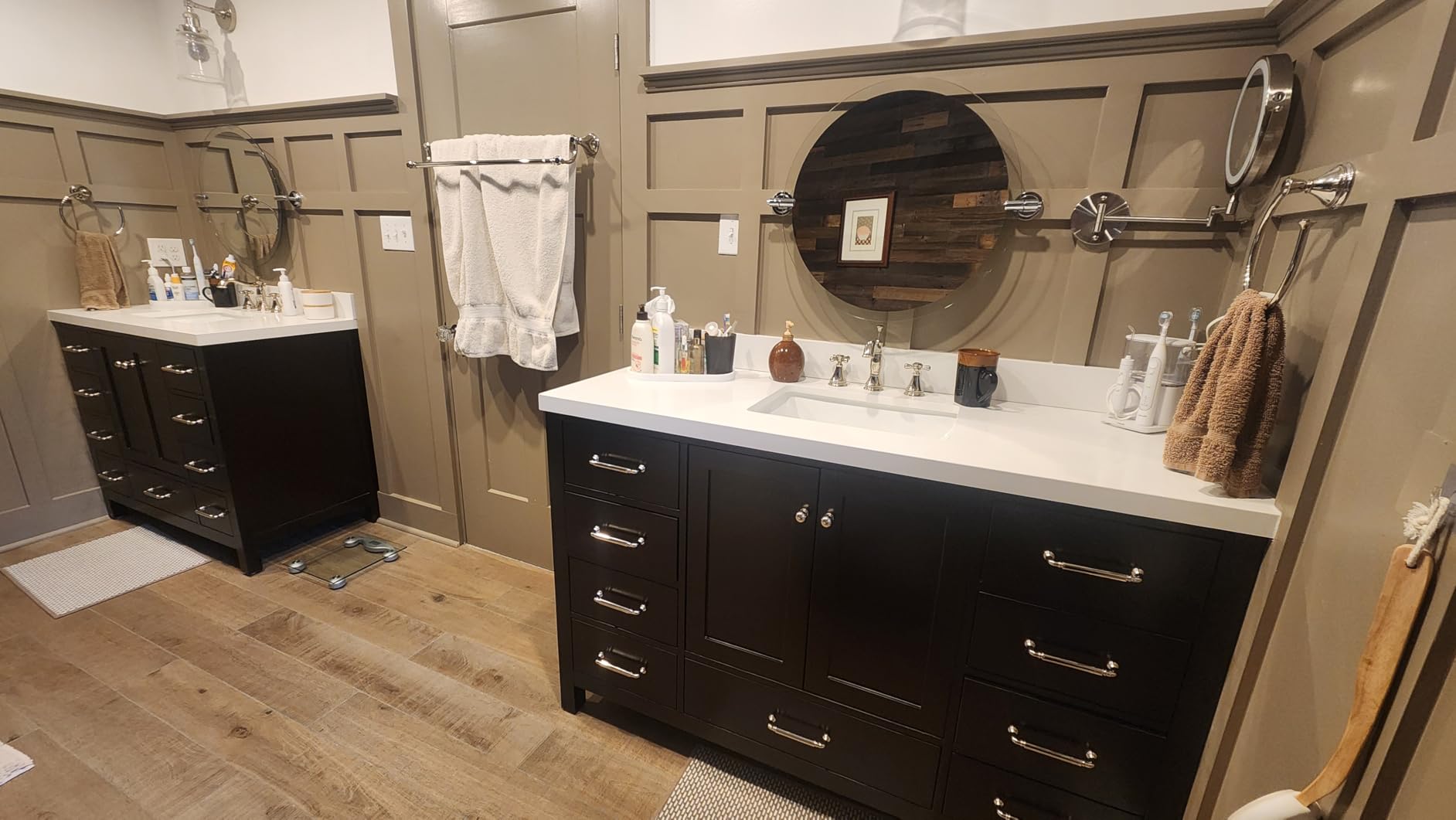 ARIEL Cambridge 54-inch Bathroom Vanity with Sink, Solid Wood, 1.5-inch Pure White Quartz Countertop & Backsplash, Single Rectangular Porcelain Sink, 2 Soft Closing Doors, 9 Dovetail Drawers, White customer photo 2