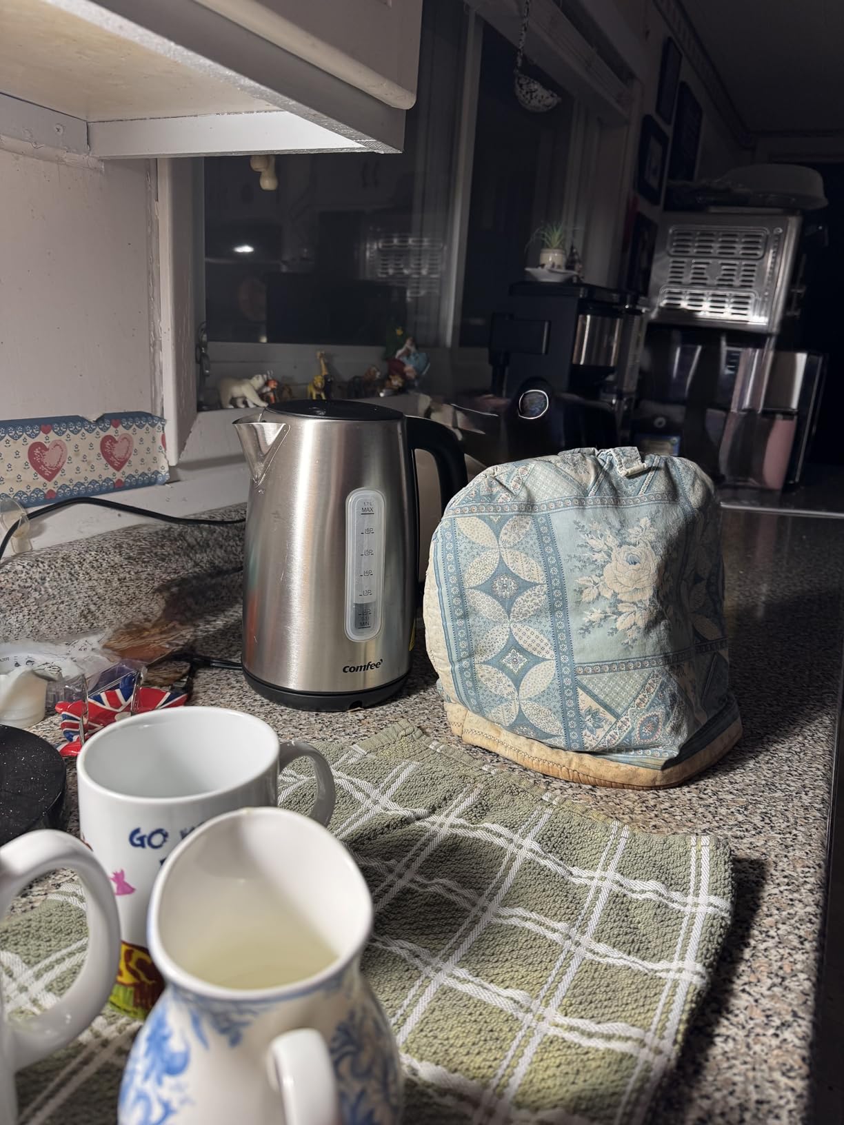 COMFEE' Stainless Steel Electric Kettle, 1.7 Liter Tea Kettle Electric & Hot Water Kettle, 1500W Fast Boil with LED Light, Auto Shut-Off and Boil-Dry Protection customer photo 2