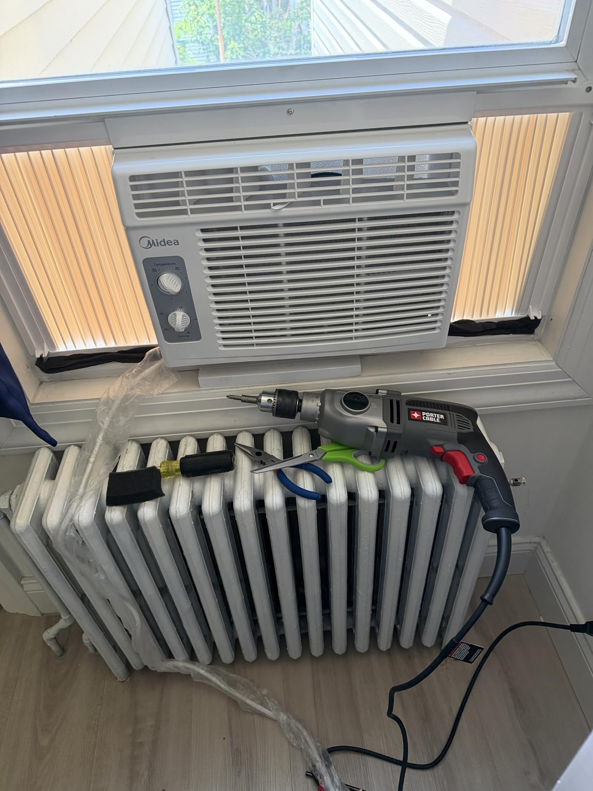 Midea 5,000 BTU EasyCool Small Window Air Conditioner - Cool up to 150 Sq. Ft. with Easy-to-Use Mechanical Controls and Reusable Filter customer photo 2
