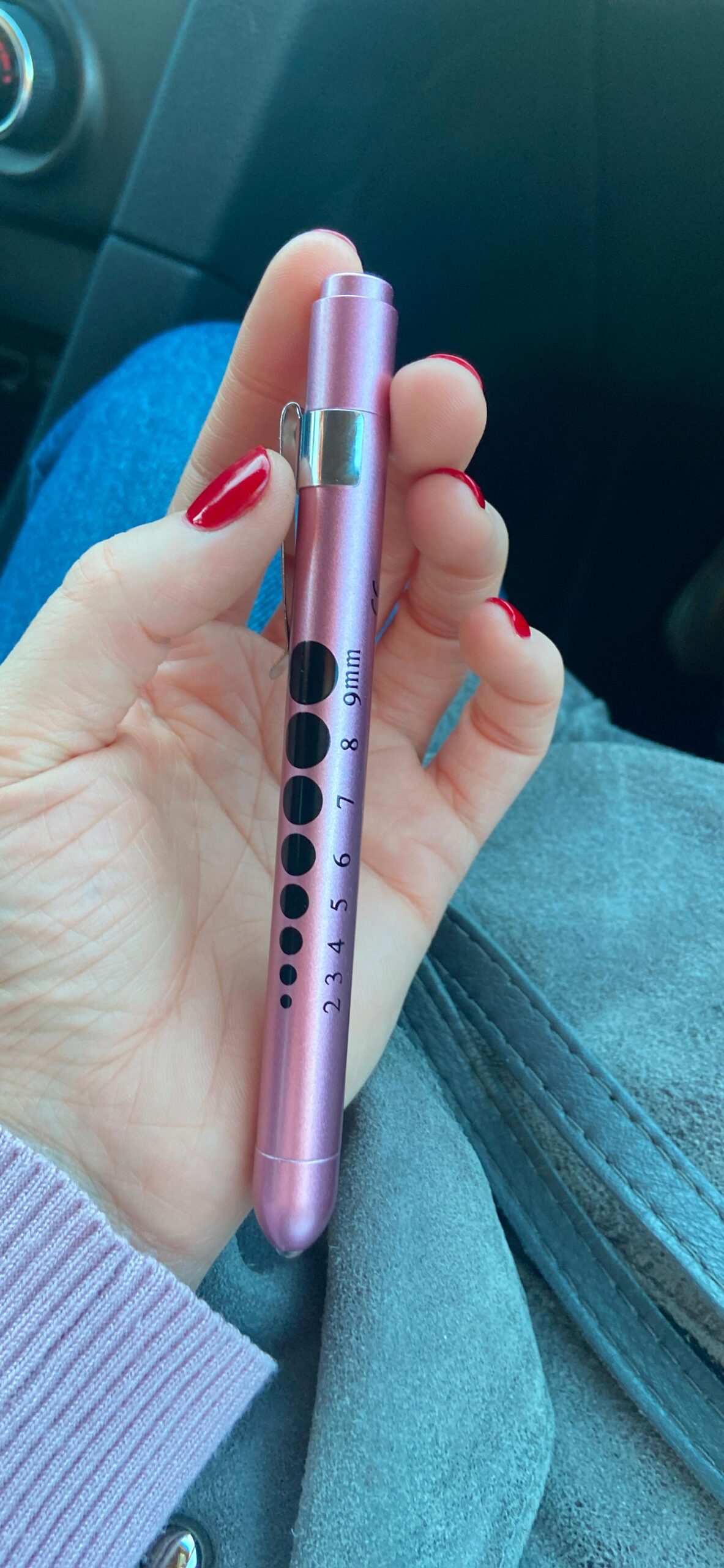 Aokin Medical Pen Light for Nurse Doctor, Reusable LED Medical Penlight Flashlight with Pupil Gauge and Ruler, White Light, Rose Gold customer photo 1