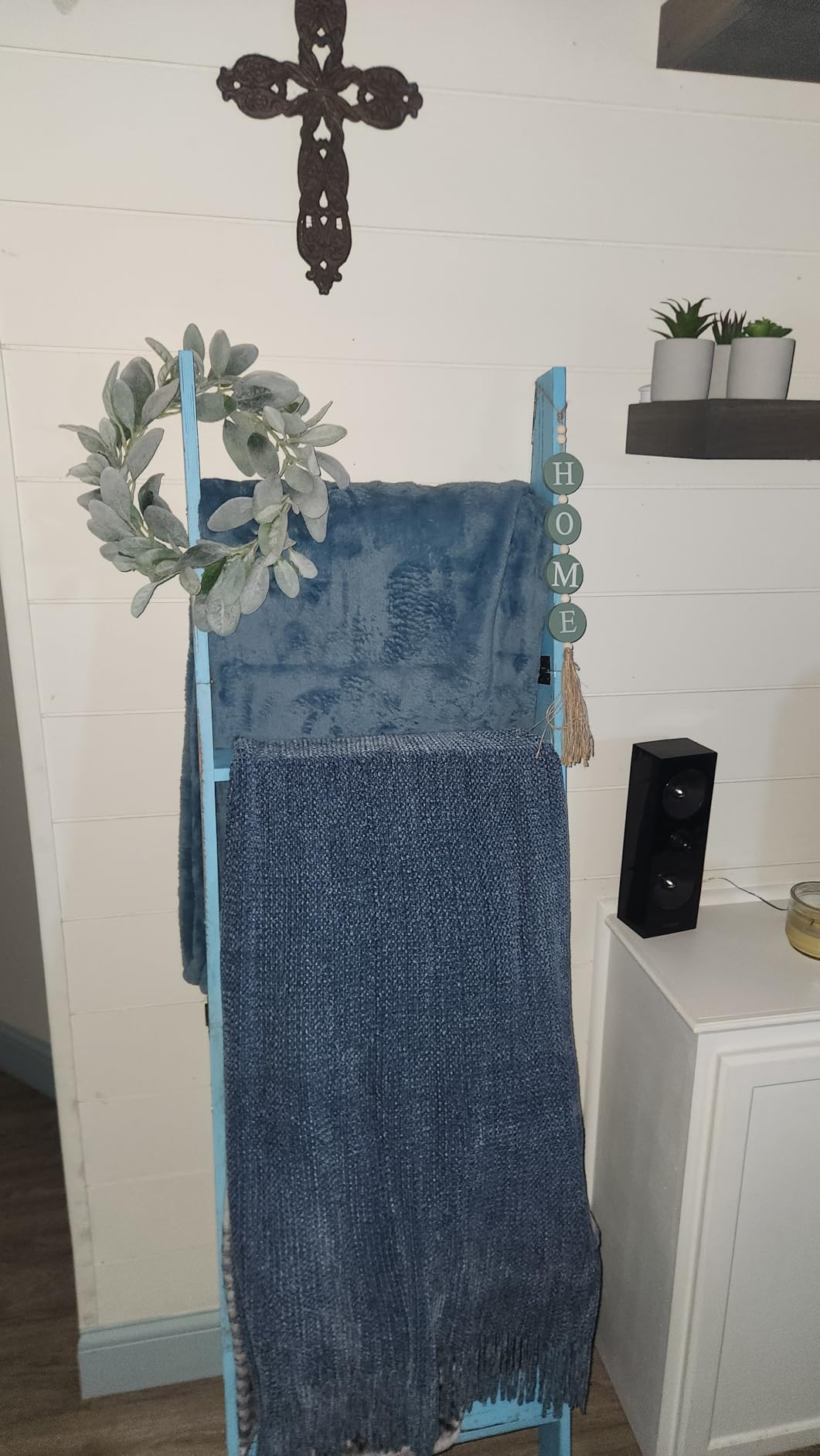 Honest Blanket Ladders for the Living Room, 5-Tier Blanket Holder, Wall-Leaning Blanket Rack, Ladder Shelves, Wooden Quilt Ladder, Farmhouse Decor, White customer photo 2