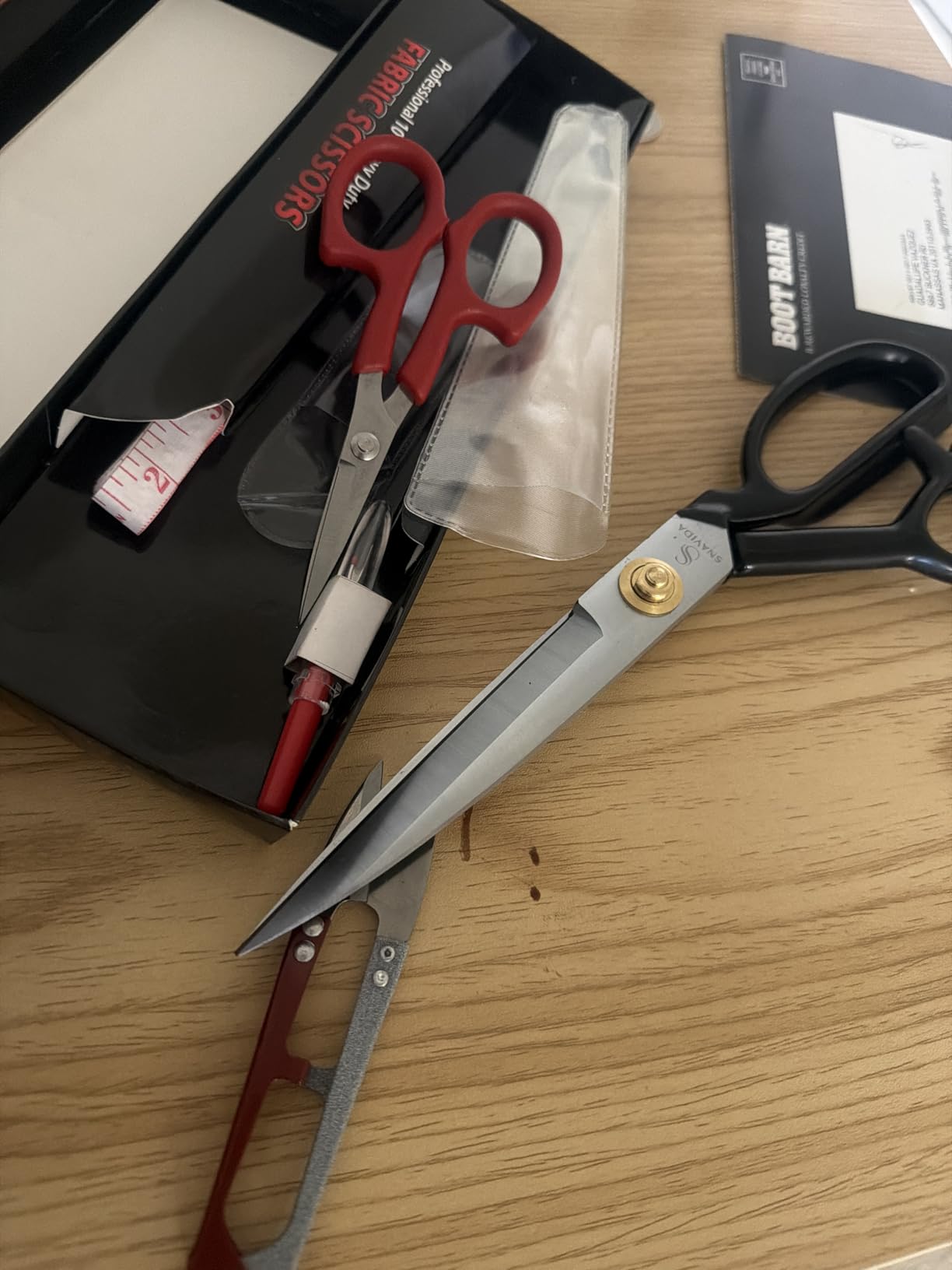 Fabric Scissors Tailor Sewing Shears - 9 Inch Heady Duty Scissors for Fabric Cutting Professional Ultra Sharp Cloth Tailor Scissors Multipurpose Utility Dressmaker Leather Titanium Scissors (9Inch) customer photo 1