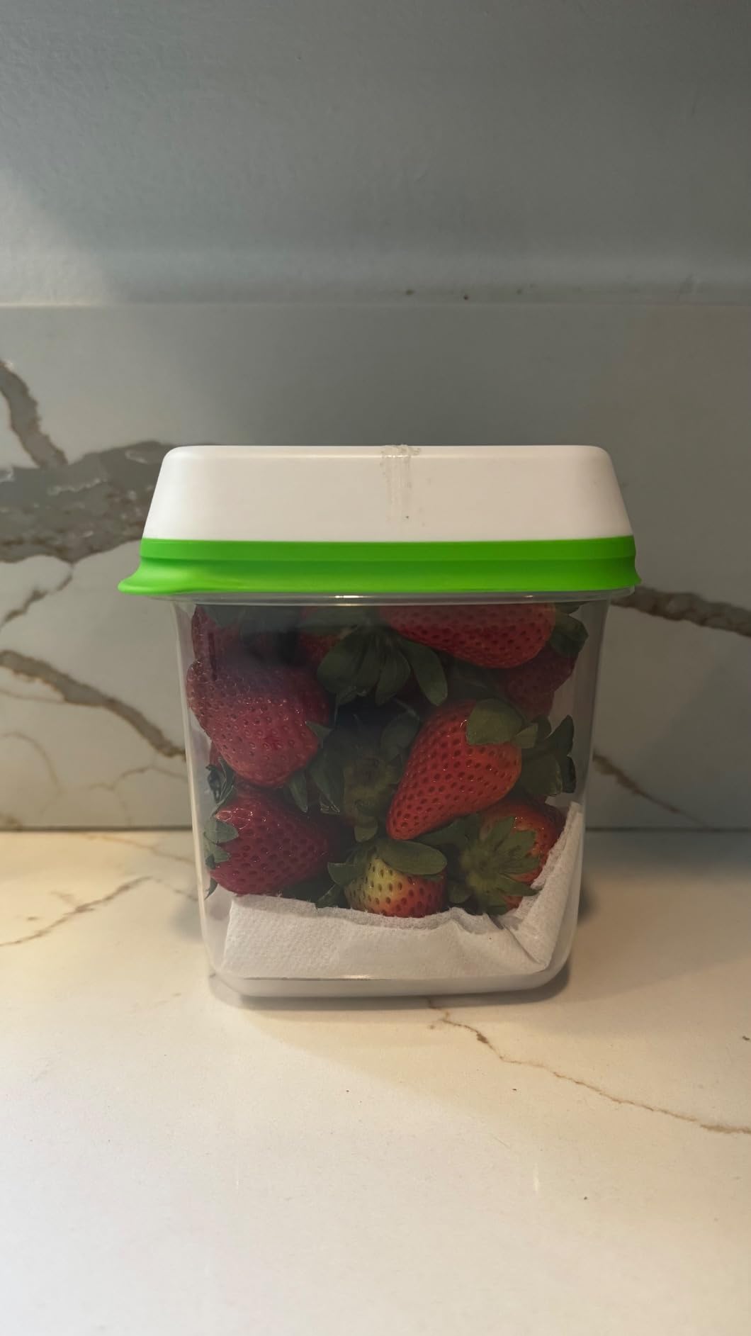 Rubbermaid FreshWorks Produce Saver, Medium and Large Storage Containers, 8-Piece Set, Set of 4, Med & Lg, Clear customer photo 2