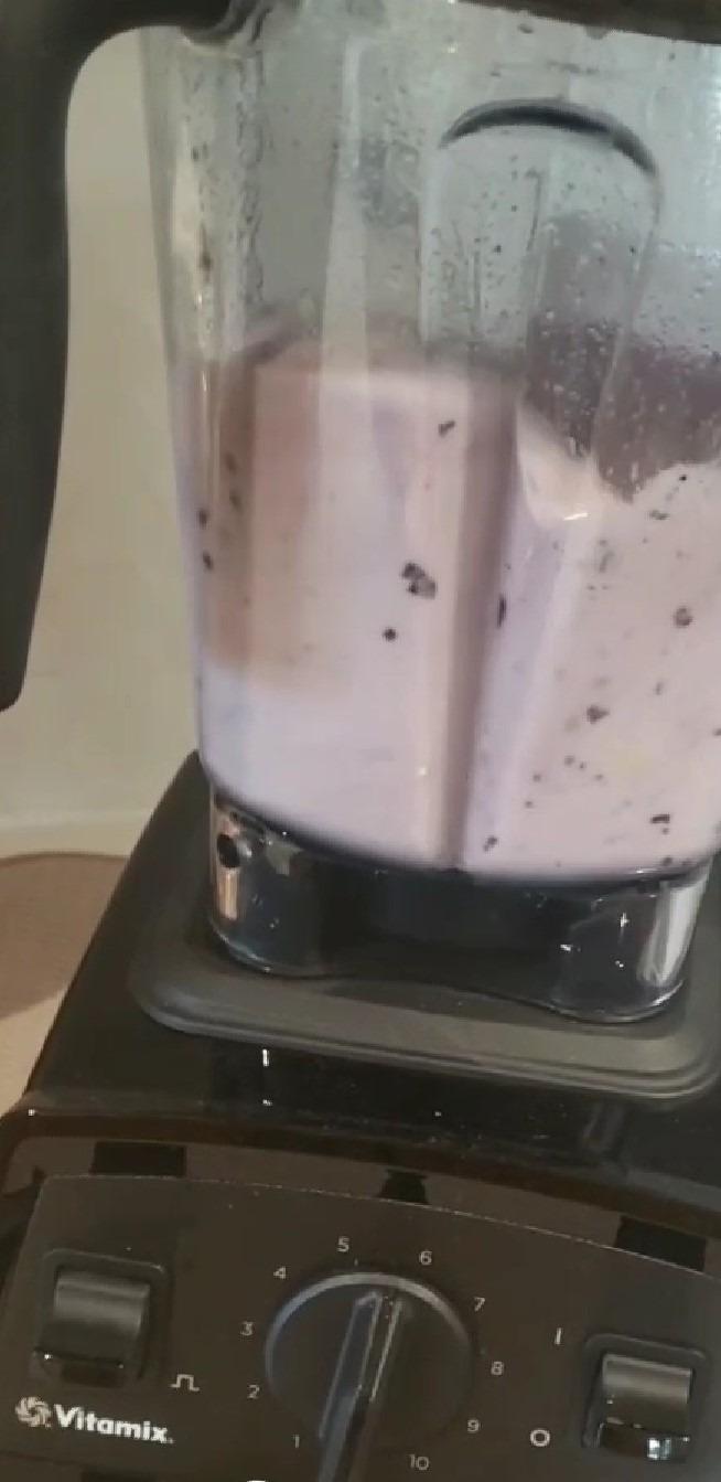 Vitamix E320 Explorian Blender, Black customer photo 1