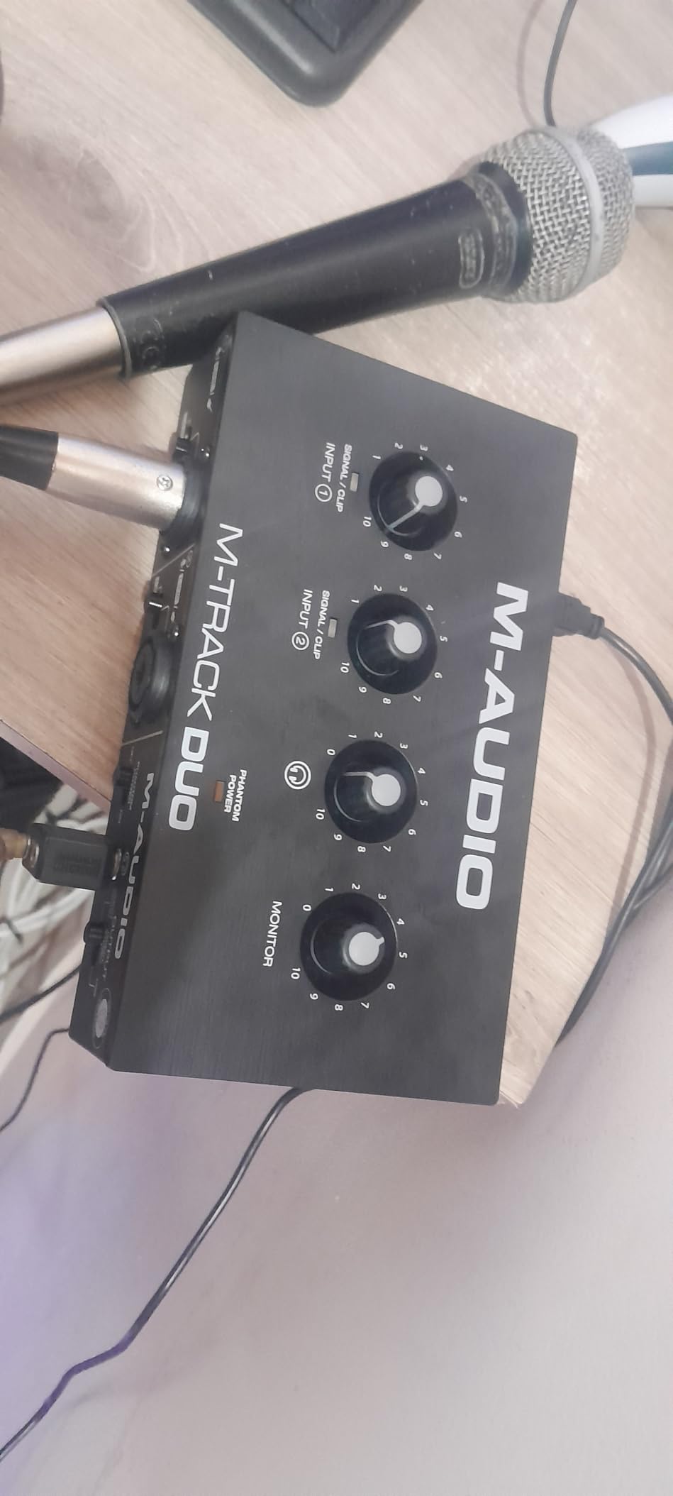 M-Audio M-Track Duo USB Audio Interface for Recording, Streaming and Podcasting with Dual XLR, Line and DI Inputs, plus a Software Suite Included customer photo 2
