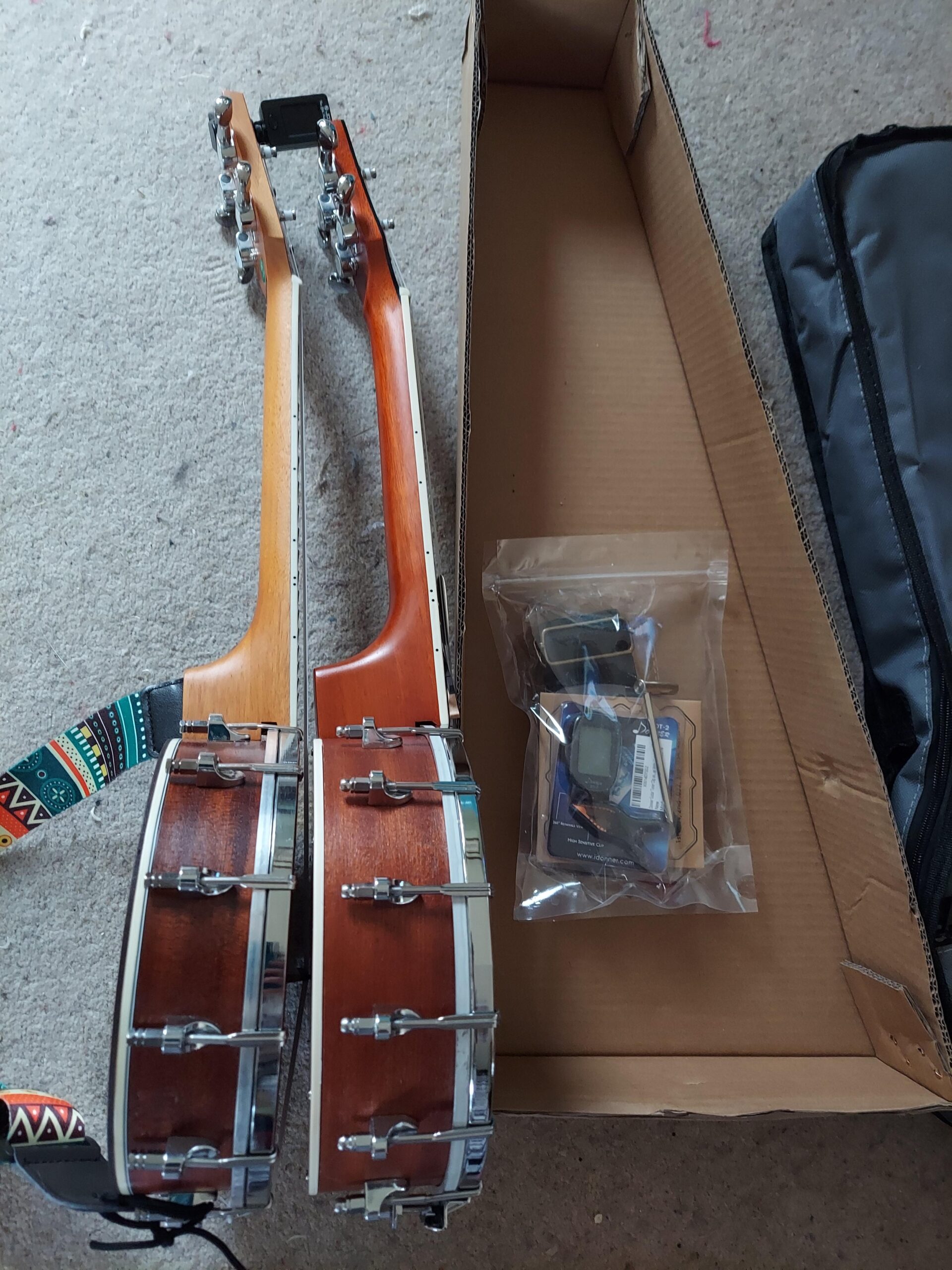 Donner Banjolele 4 String Banjo Ukulele kit Stringed Musical Instruments for Adult Beginner with Banjo Tuners, Gig Bag, Picks, Skeleton 23 Inch Sapele customer photo 1