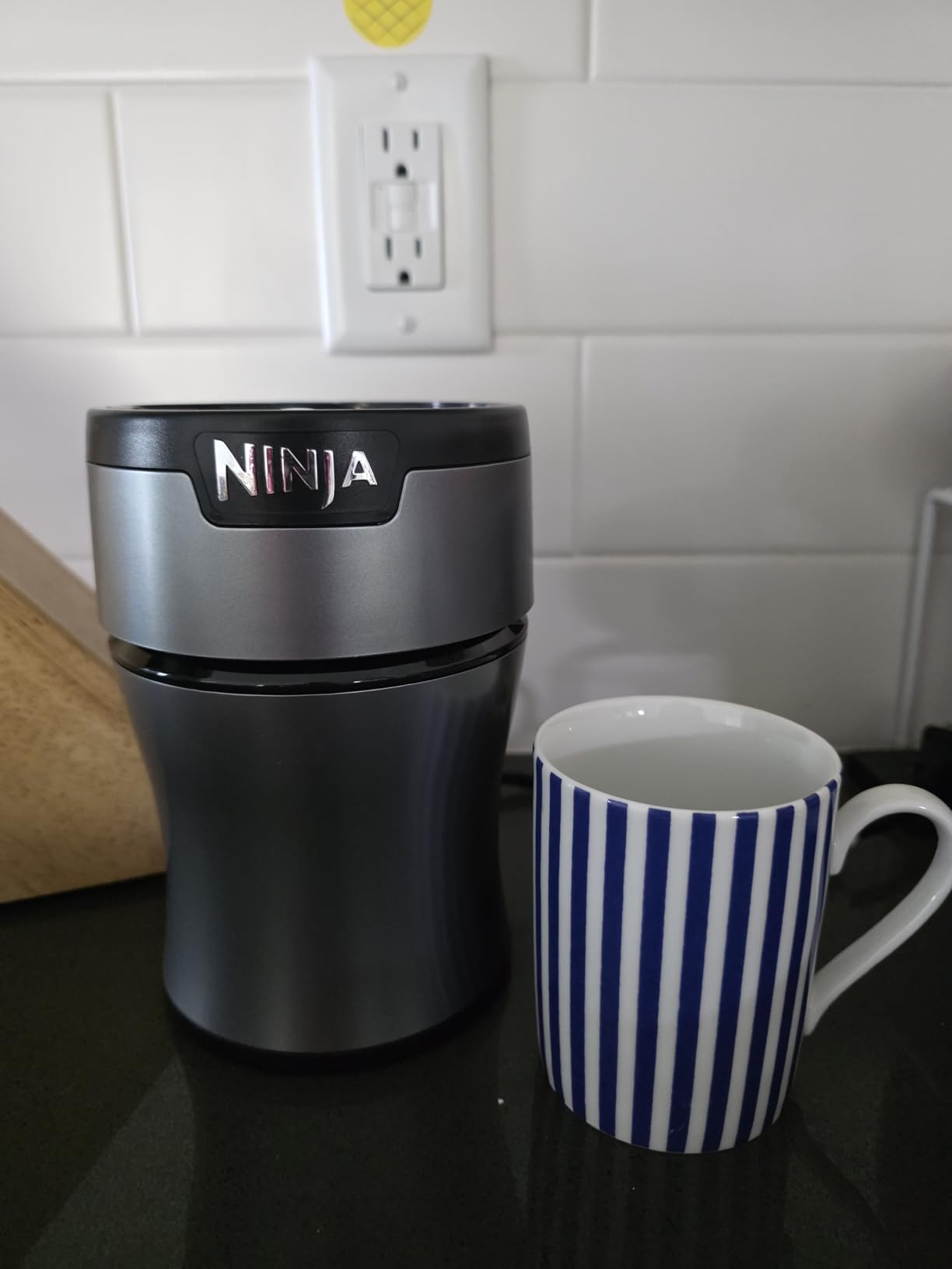 Ninja Nutri-Plus Personal Blender (BN301) - 900 Peak Watts, (3) 20-oz To-Go Cups, Compact Push to Blend customer photo 2