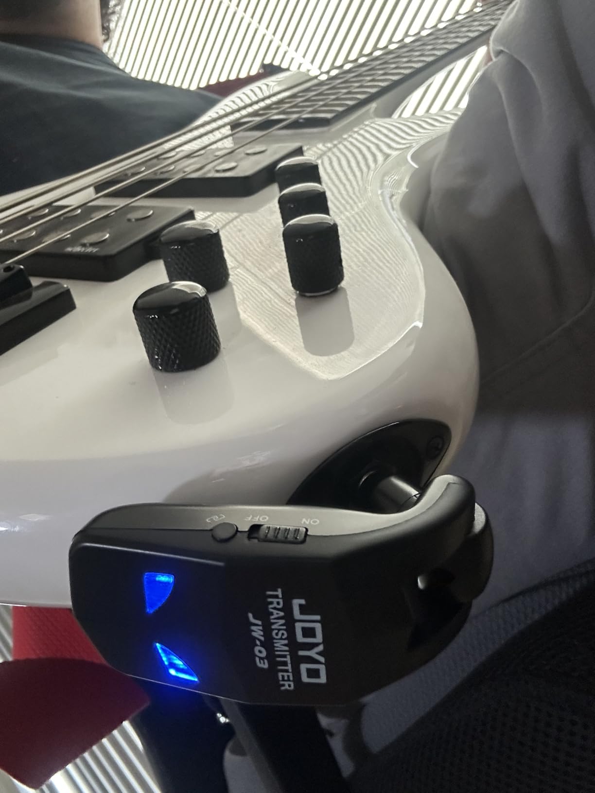 JOYO 2.4GHz Wireless Guitar System 4 Channels Rechargeable Audio Wireless Transmitter Receiver for Guitar Bass Electric Instruments (JW-03) customer photo 2