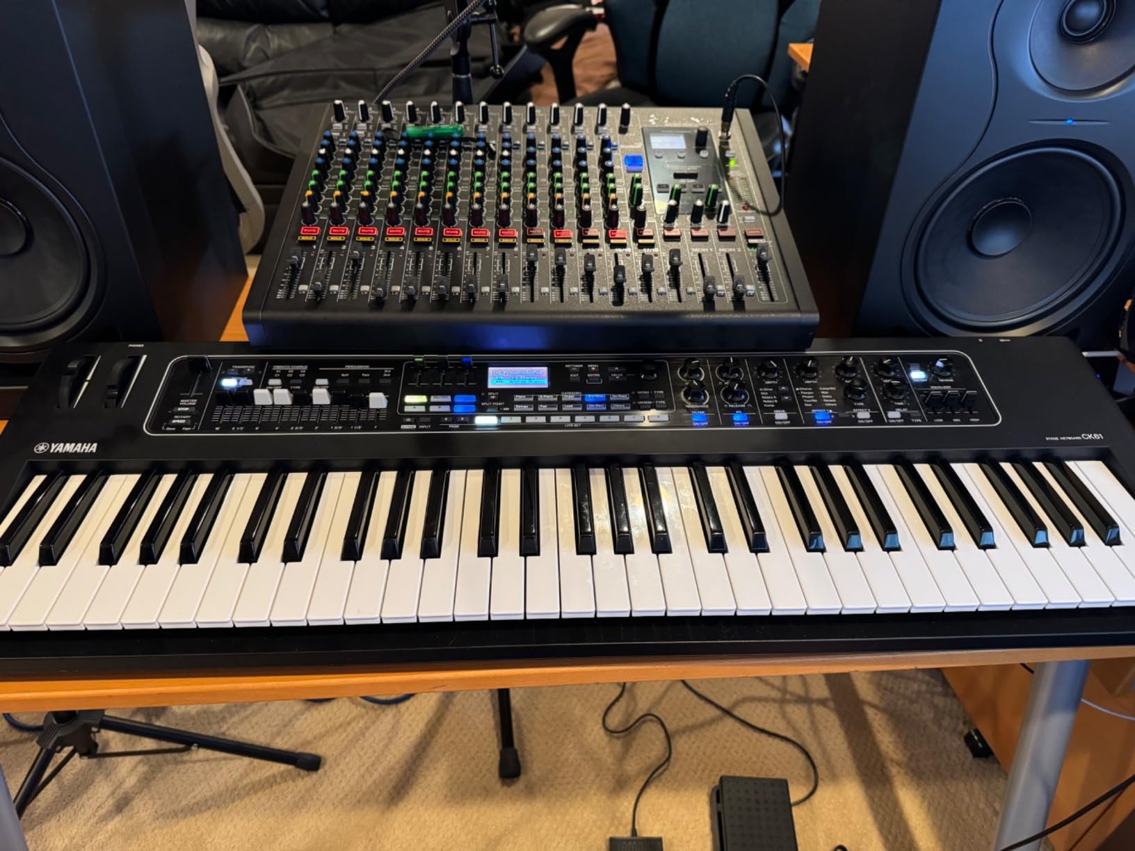 Mackie Onyx Series, 16-Channel Premium Analog Mixer with Multi-Track USB (Onyx16) customer photo 1