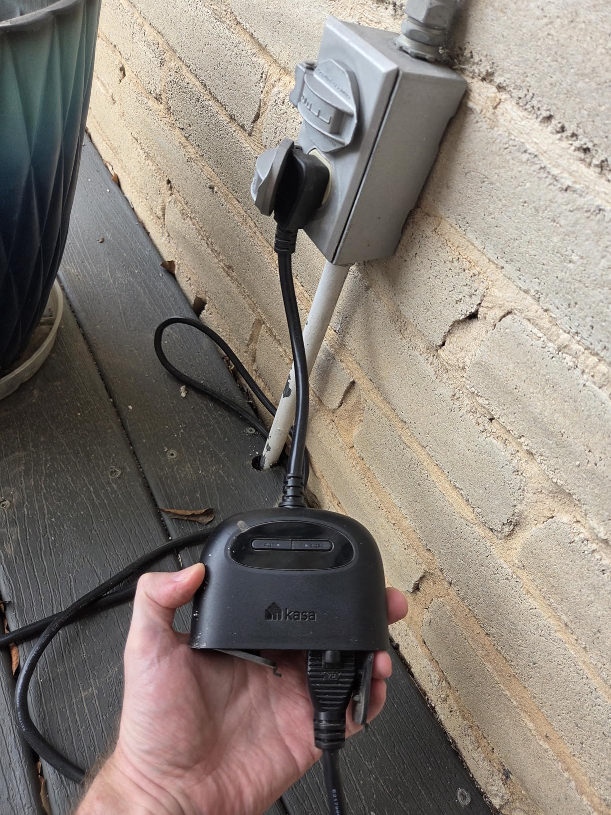 Kasa Outdoor Smart Plug, Smart Home Wi-Fi Outlet with 2 Sockets, IP64 Weather Resistance, Compatible with Alexa, Google Home & IFTTT, No Hub Required, ETL Certified (EP40) customer photo 1