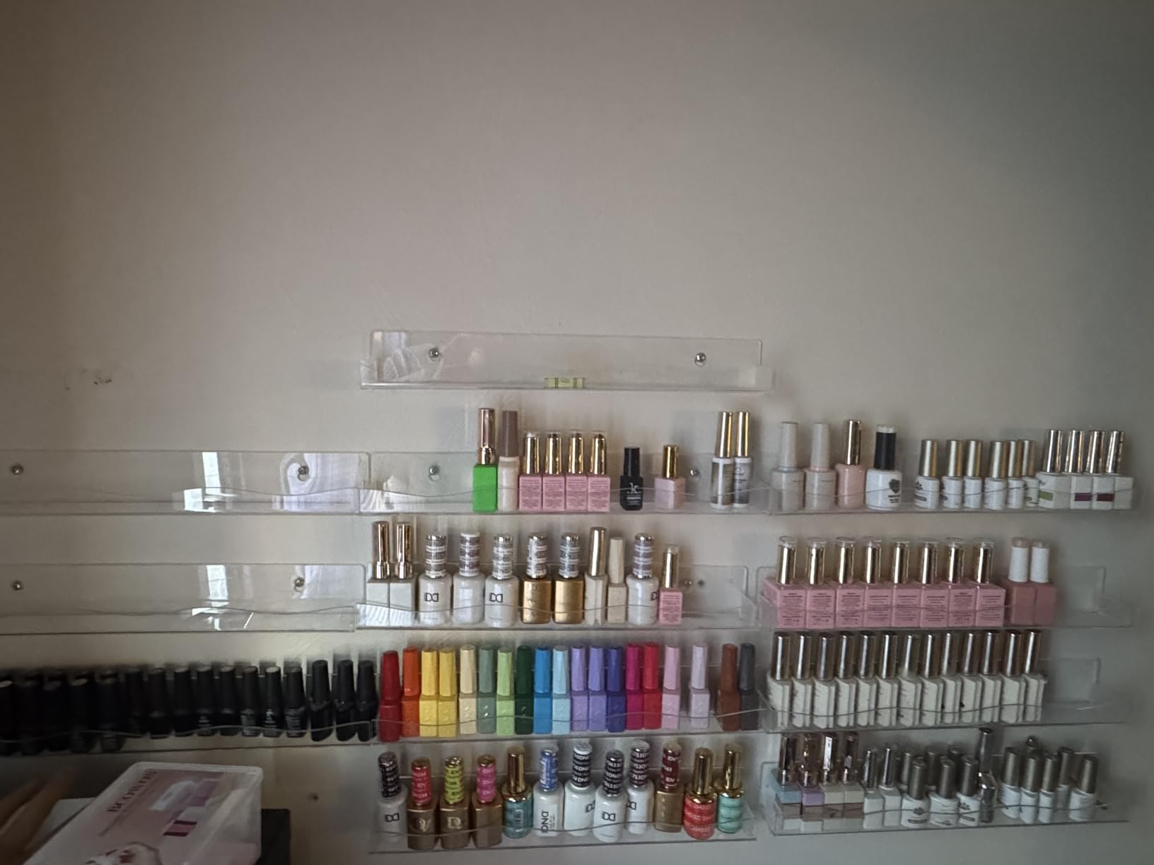 YMVV Clear Acrylic Nail Polish Rack Wall Mounted Shelf,6 Pack Organizer with Unique Wavy Lines,Nail Supplies for Techs,Great Display Salons Retailers customer photo 1