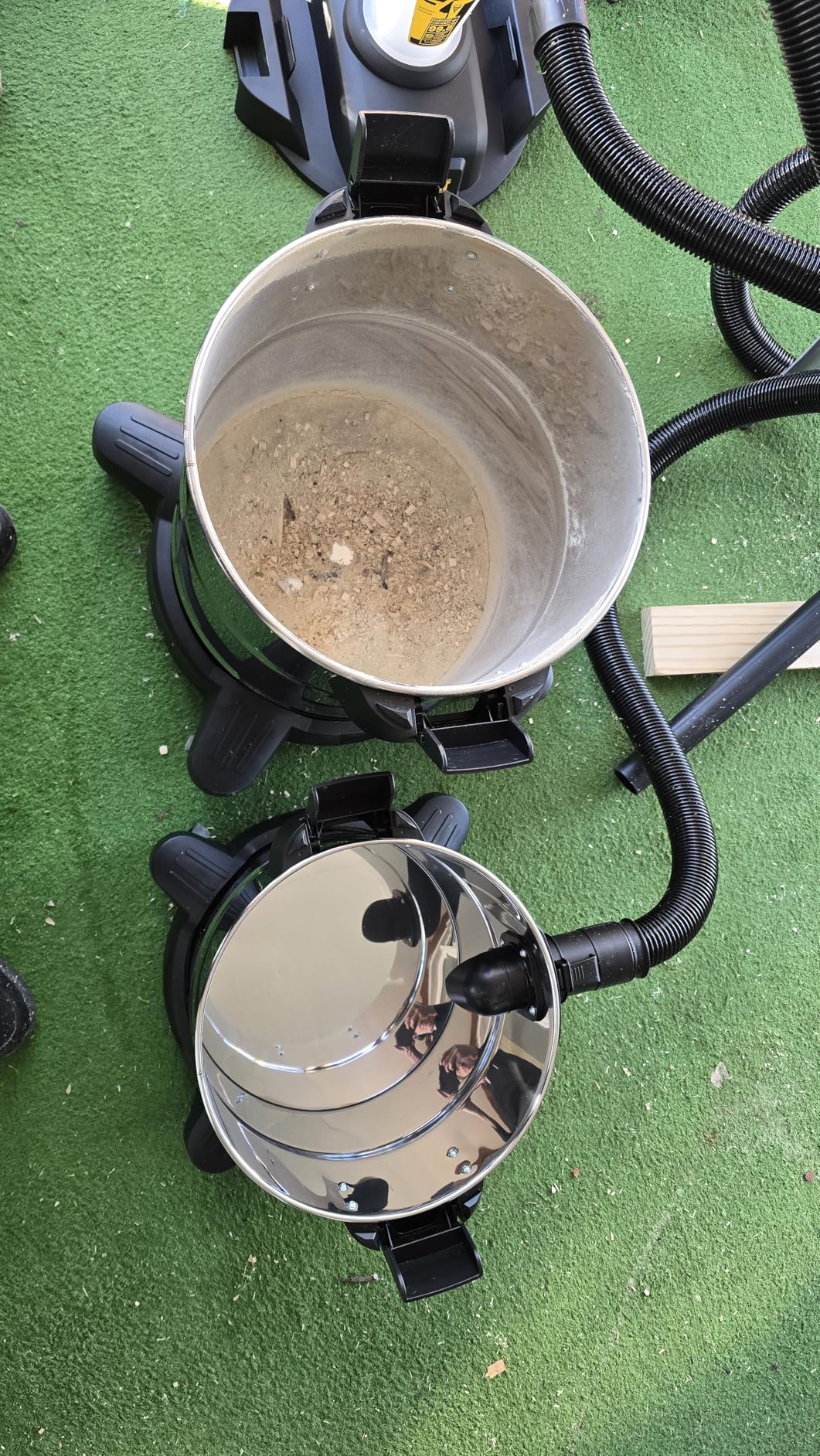 DEWALT Dust Separator with 10 Gallon Stainless Steel Tank, 99.5% Efficiency Cyclone Dust Collector (DXVCS003) customer photo 1