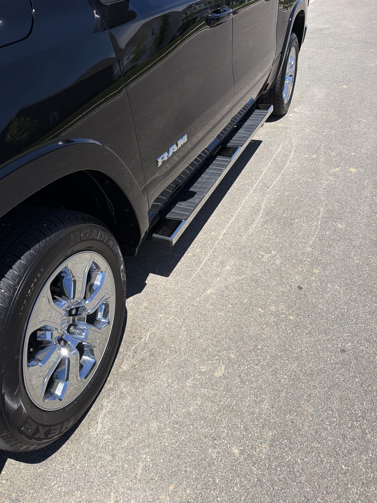 COMNOVA 6 Inches Running Boards Compatible with 2009-2018 Dodge Ram 1500 Crew Cab (Including 2019-2024 Classic), 2010-2026 Ram 2500 3500, Carbon Steel Side Steps customer photo 1