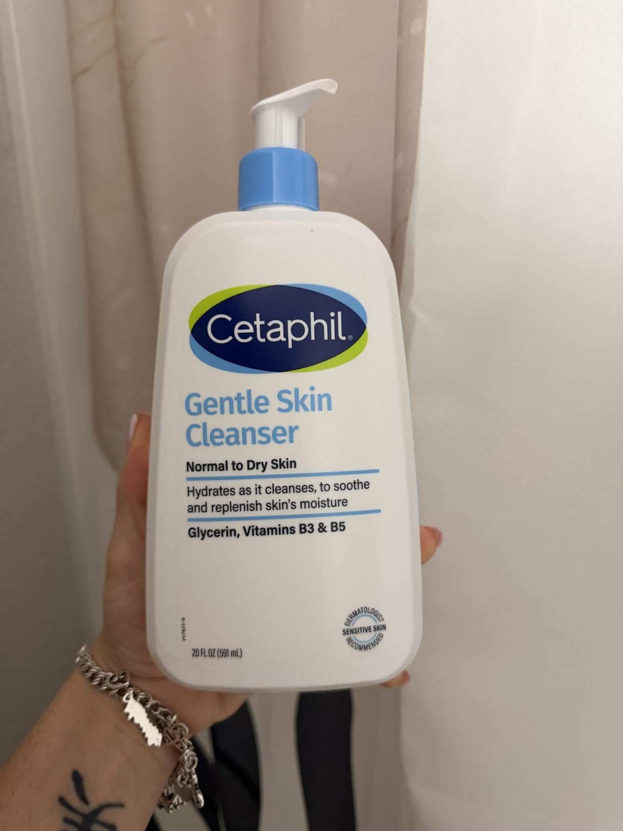 Cetaphil Face Wash, Hydrating Gentle Skin Cleanser for Dry to Normal Sensitive Skin, 20 oz, Fragrance Free, Soap Free and Non-Foaming customer photo 1