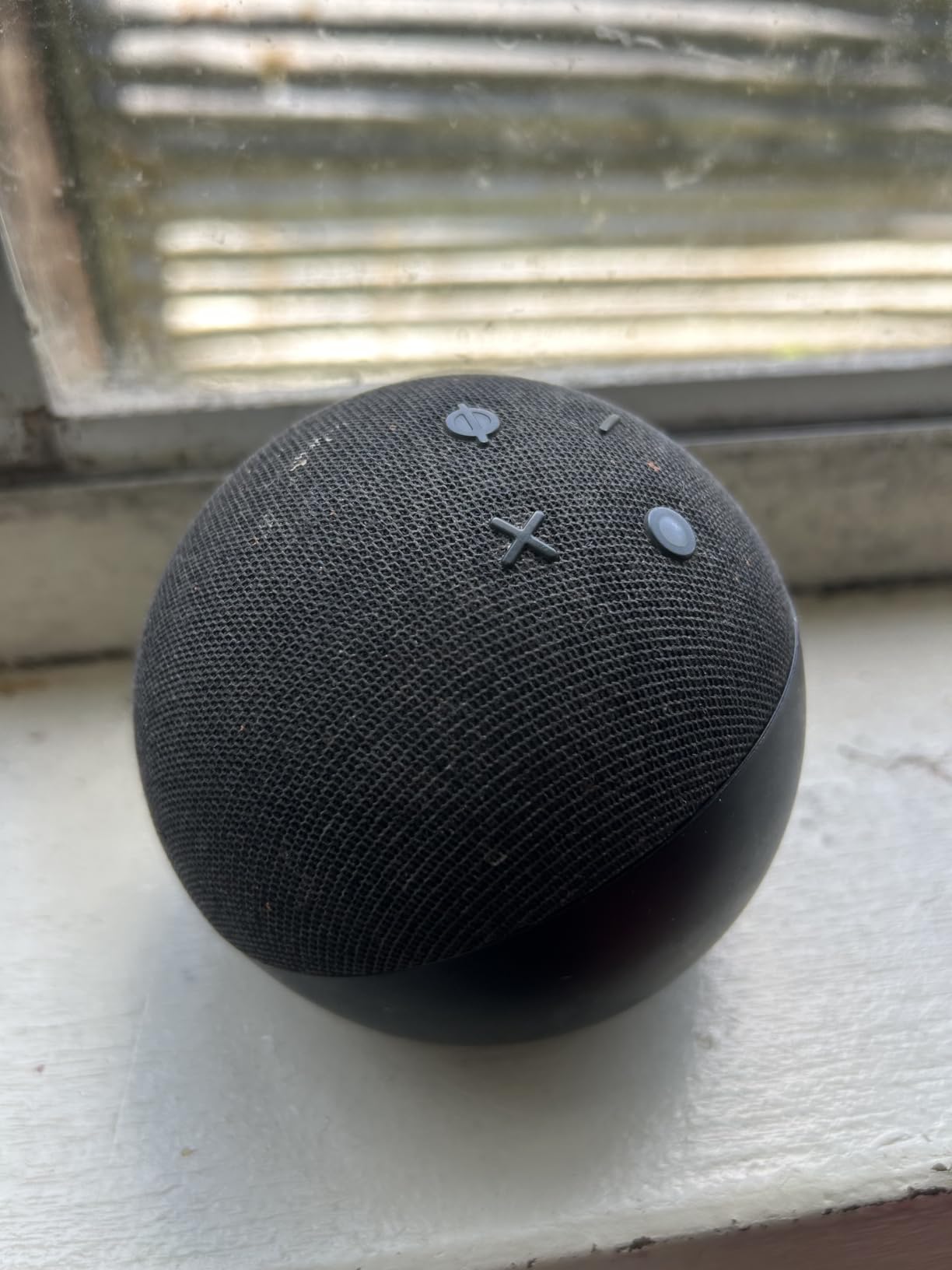 Echo Dot (newest model) - Vibrant sounding speaker, Designed for Alexa+, Great for bedrooms, dining rooms and offices, Charcoal customer photo 1