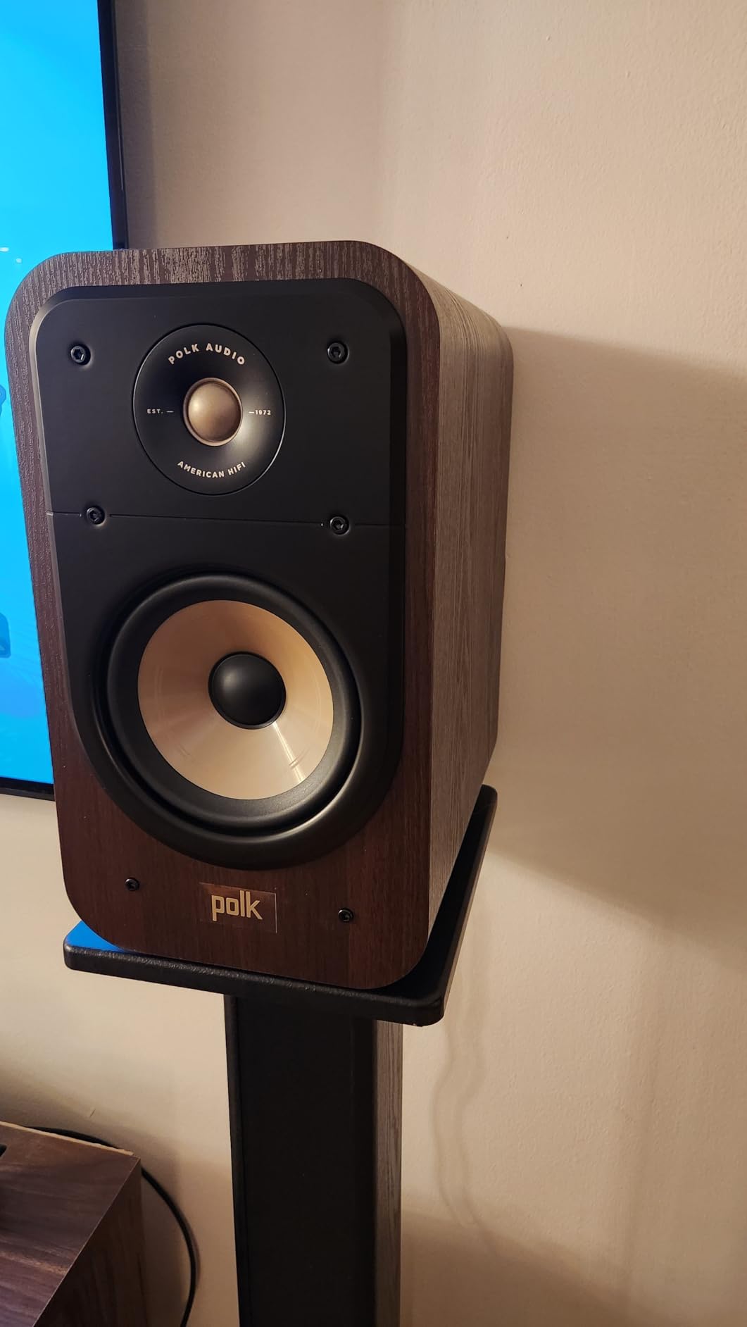 Polk Audio Signature Elite ES20 Bookshelf Speakers - Pair (Walnut) customer photo 1