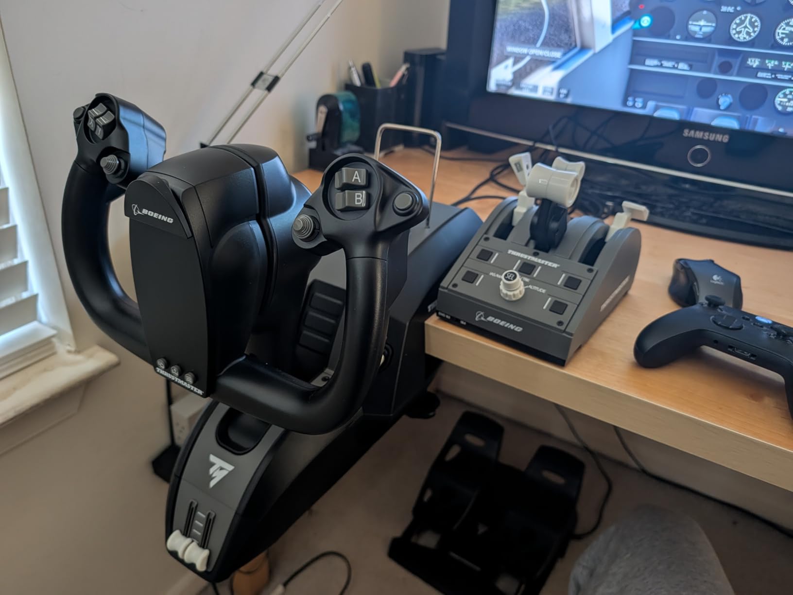 Thrustmaster TCA Yoke Boeing Edition for Xbox Series X|S & PC - Realistic Flight Simulator Controls customer photo 2