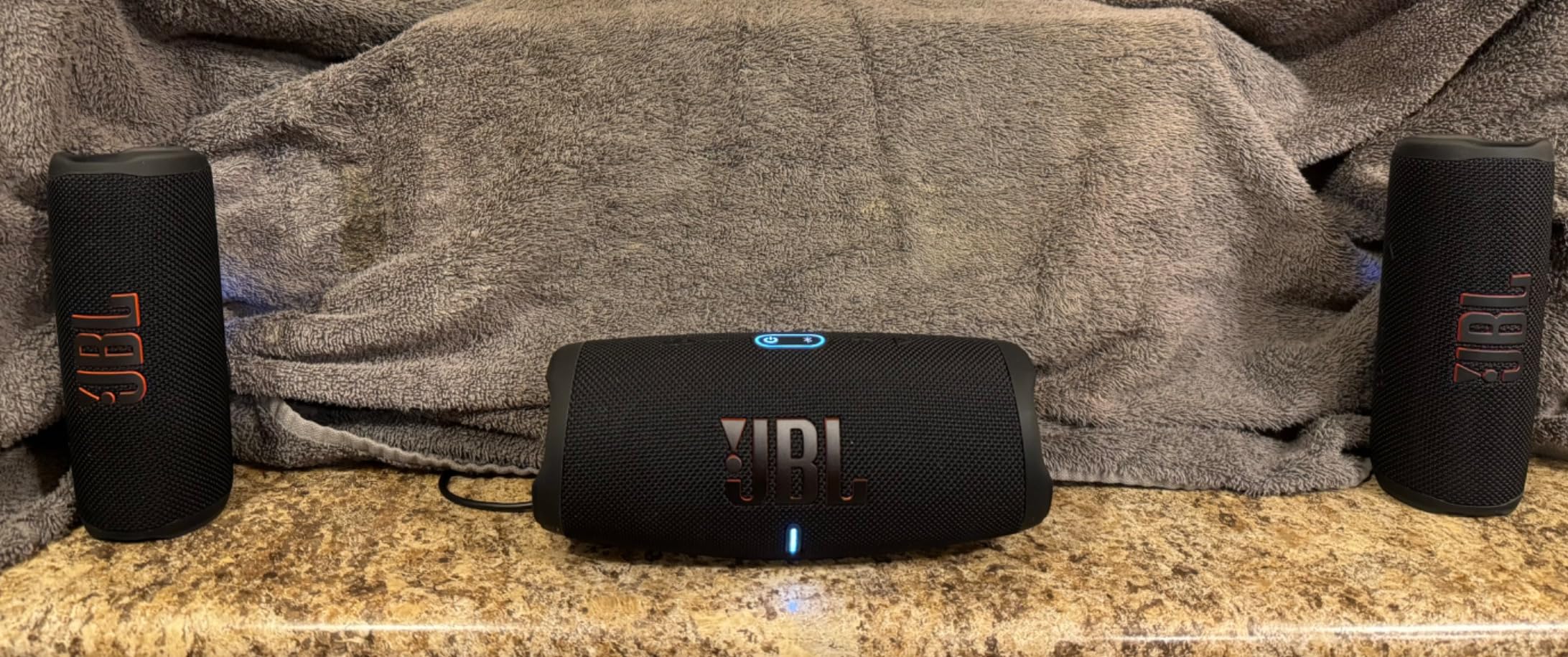 JBL Flip 6 - Portable Bluetooth Speaker, powerful sound and deep bass, IPX7 waterproof, 12 hours of playtime, JBL PartyBoost for multiple speaker pairing for home, outdoor and travel (Black) customer photo 2
